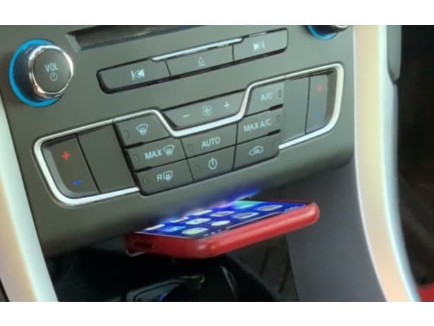 iPhone 11 Pro Max Leather Case CarPlay Dock (Ford Fusion 2016+) - image