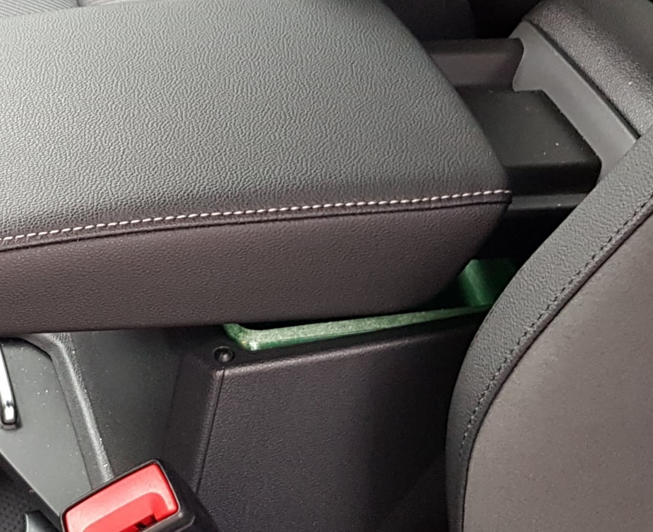 Volkswagen Tiguan trash can [bin] - image 2 of 3