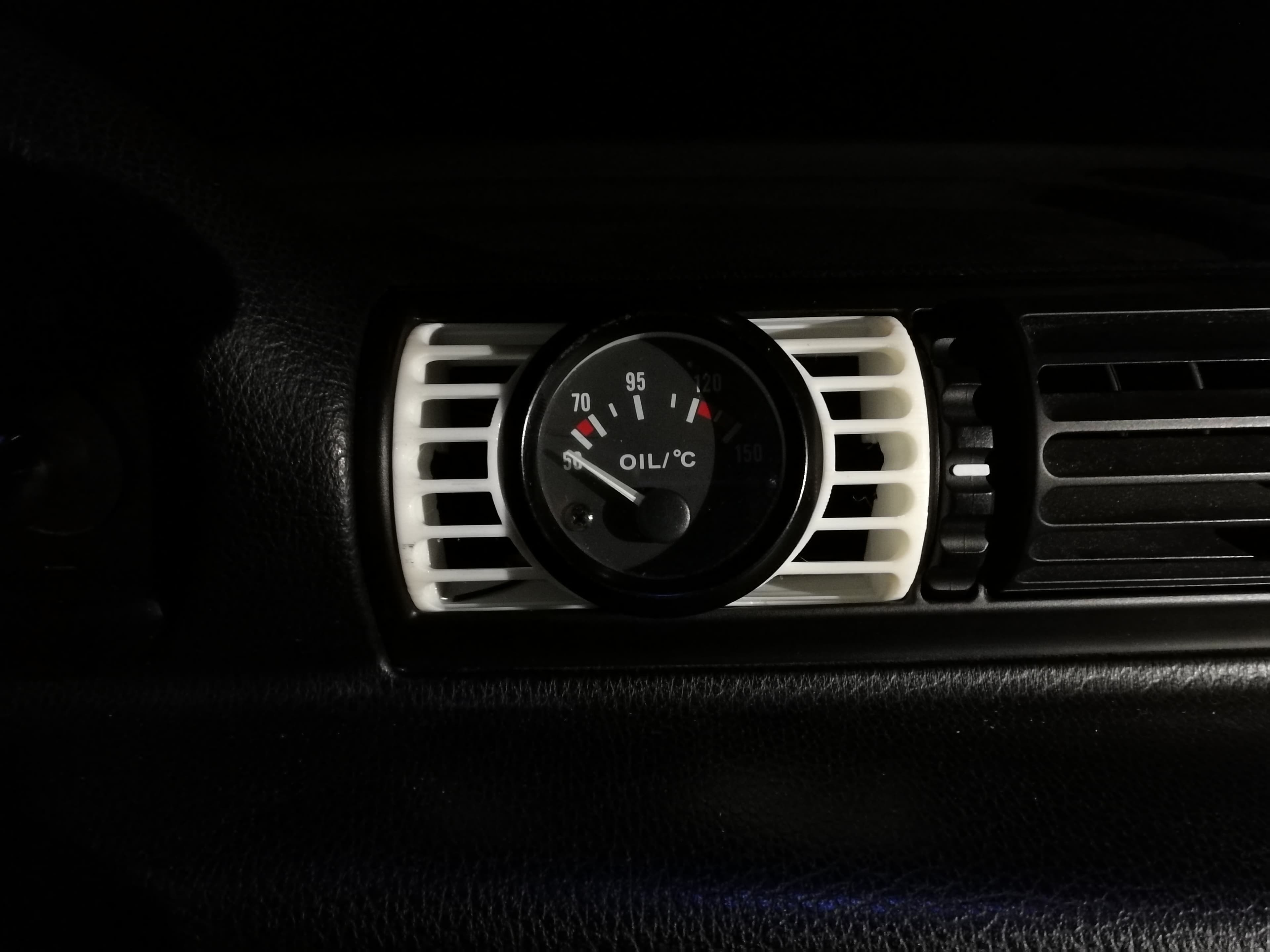 Photo of compact 52mm Airvent for BMW e36
