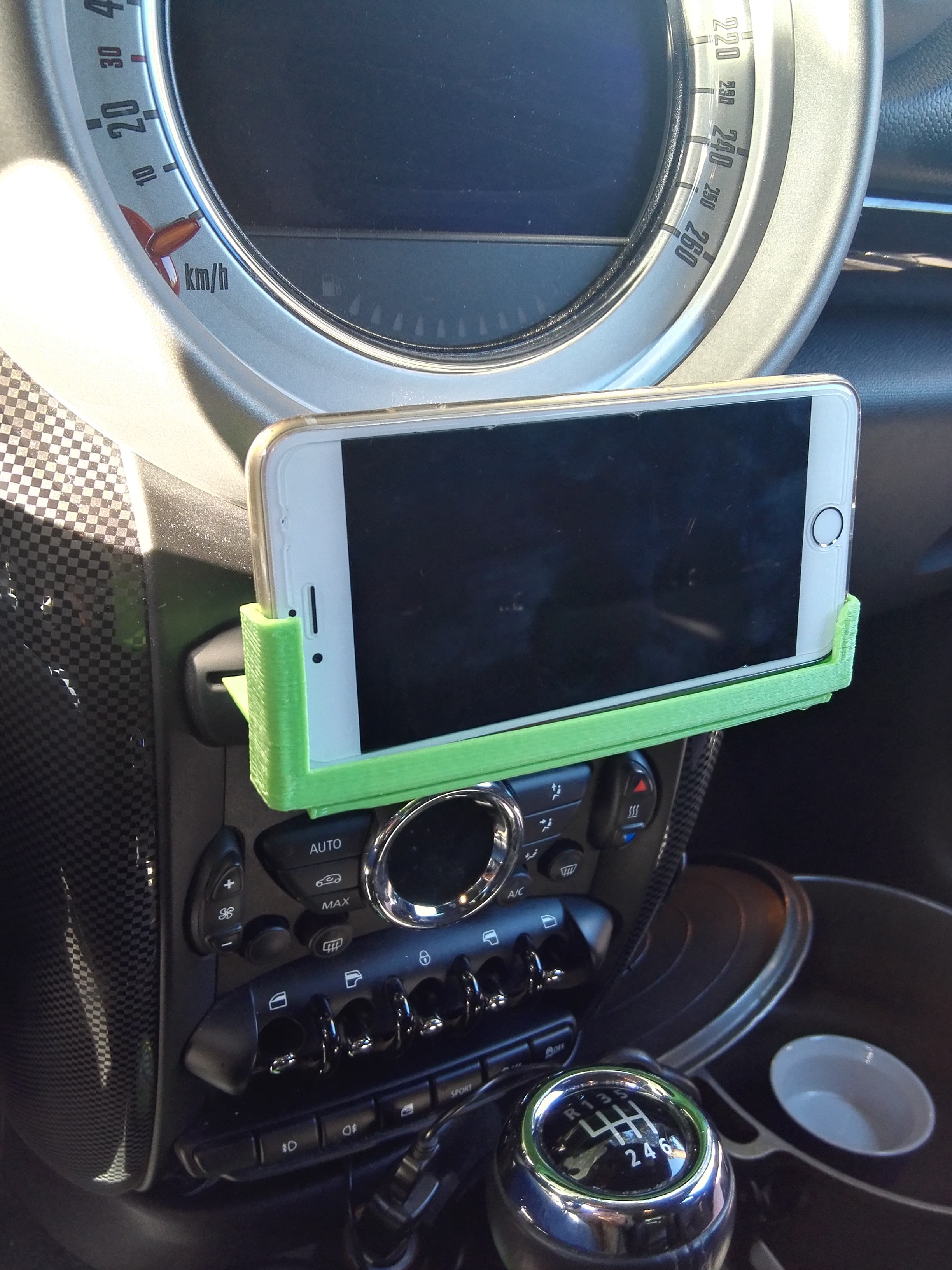 Iphone 6 plus + case with CD slot mount for Mini Countryman - image 3 of 3