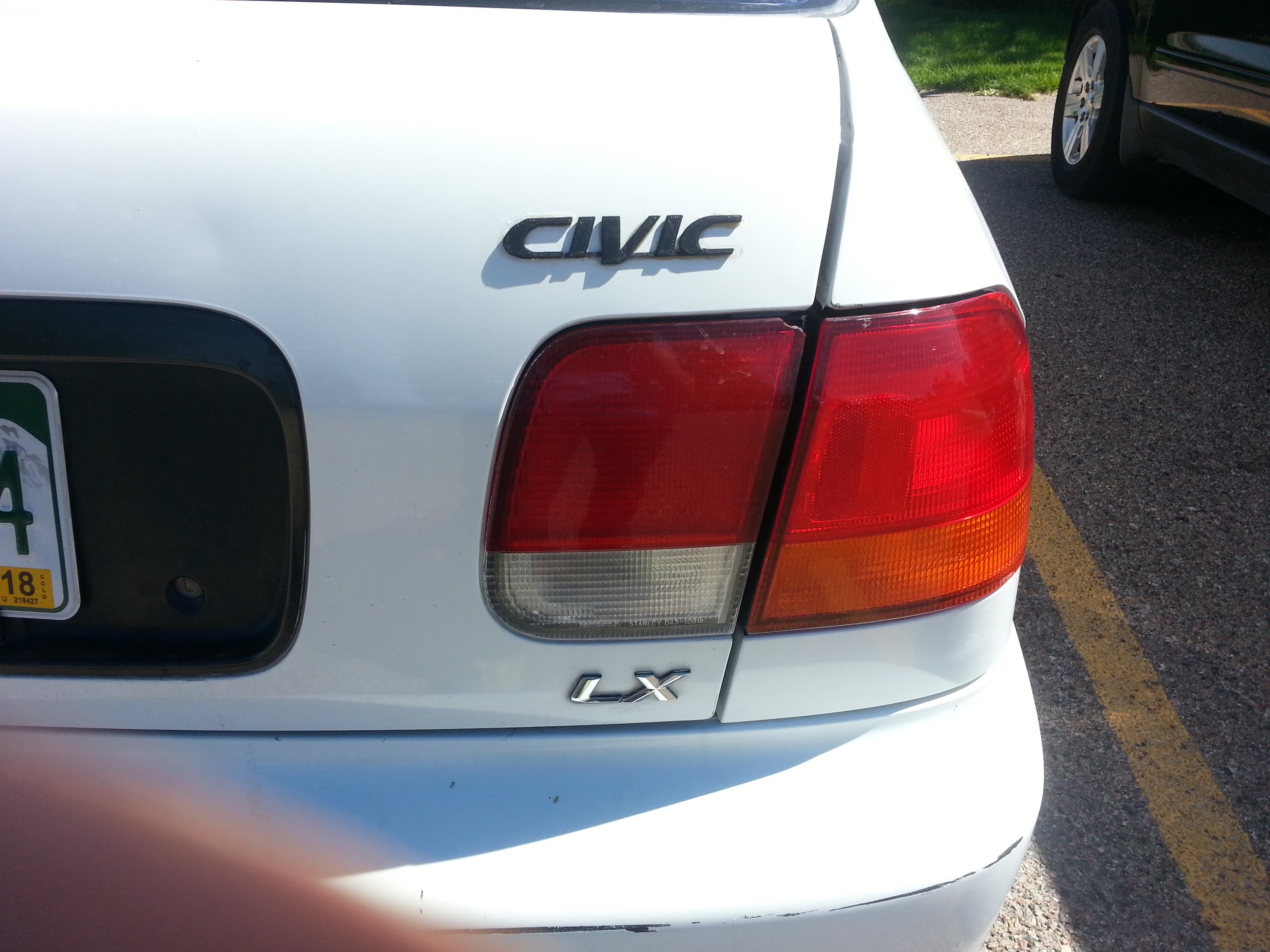 1996-2000 Honda Civic Emblem - image 2 of 3