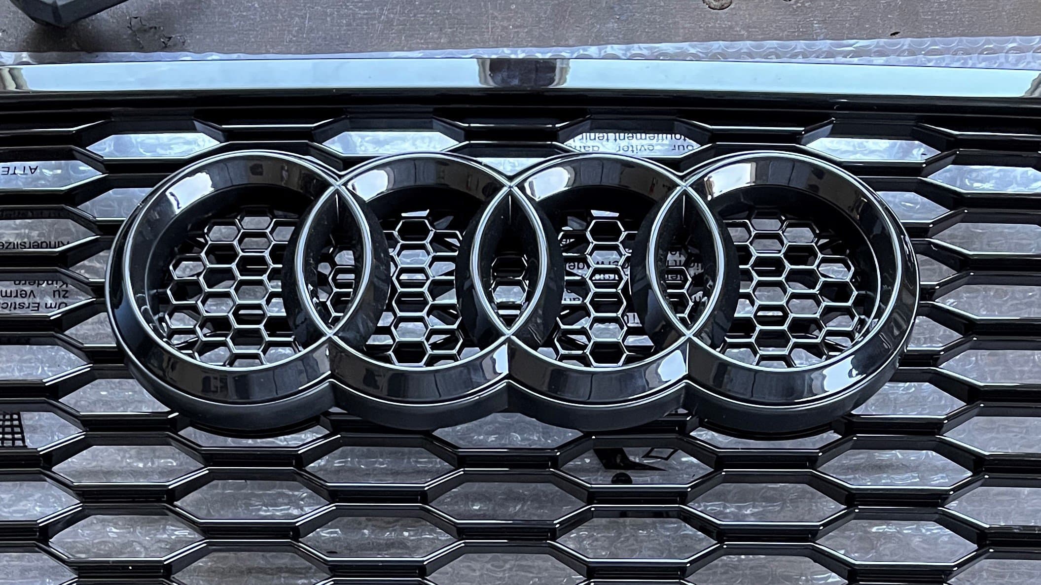 Photo of Audi A3 A4 A5 A6 A7 Wabengrill Emblemhalterung honeycomb grille badge holder