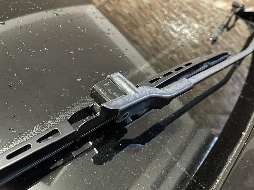 J-hook to Side-lock wiper blade for BMW X5 e70 and X3 F25 - image 1 of 3