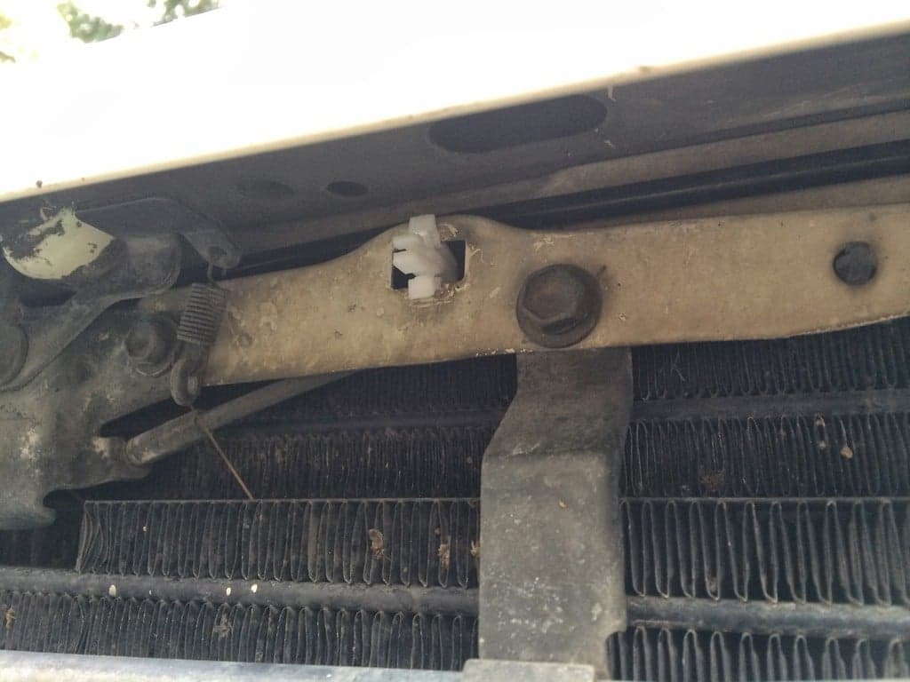 Photo of Toyota 4Runner Grill Clip