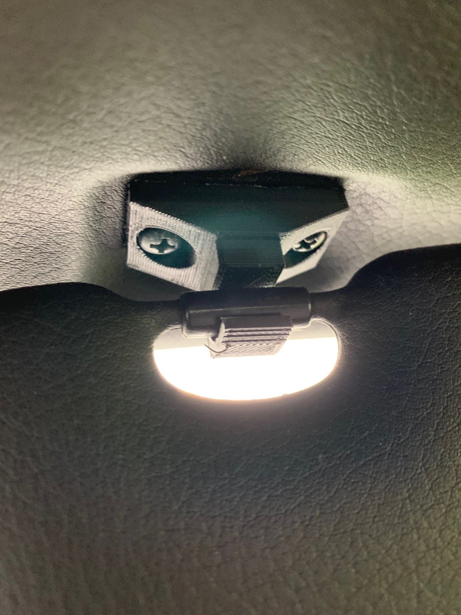 Photo of Audi A4 B6 mirror clip