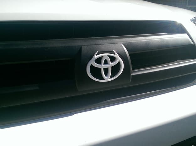 '03-'05 Toyota 4Runner "Devil Horns" Grille Emblem - image 1 of 3
