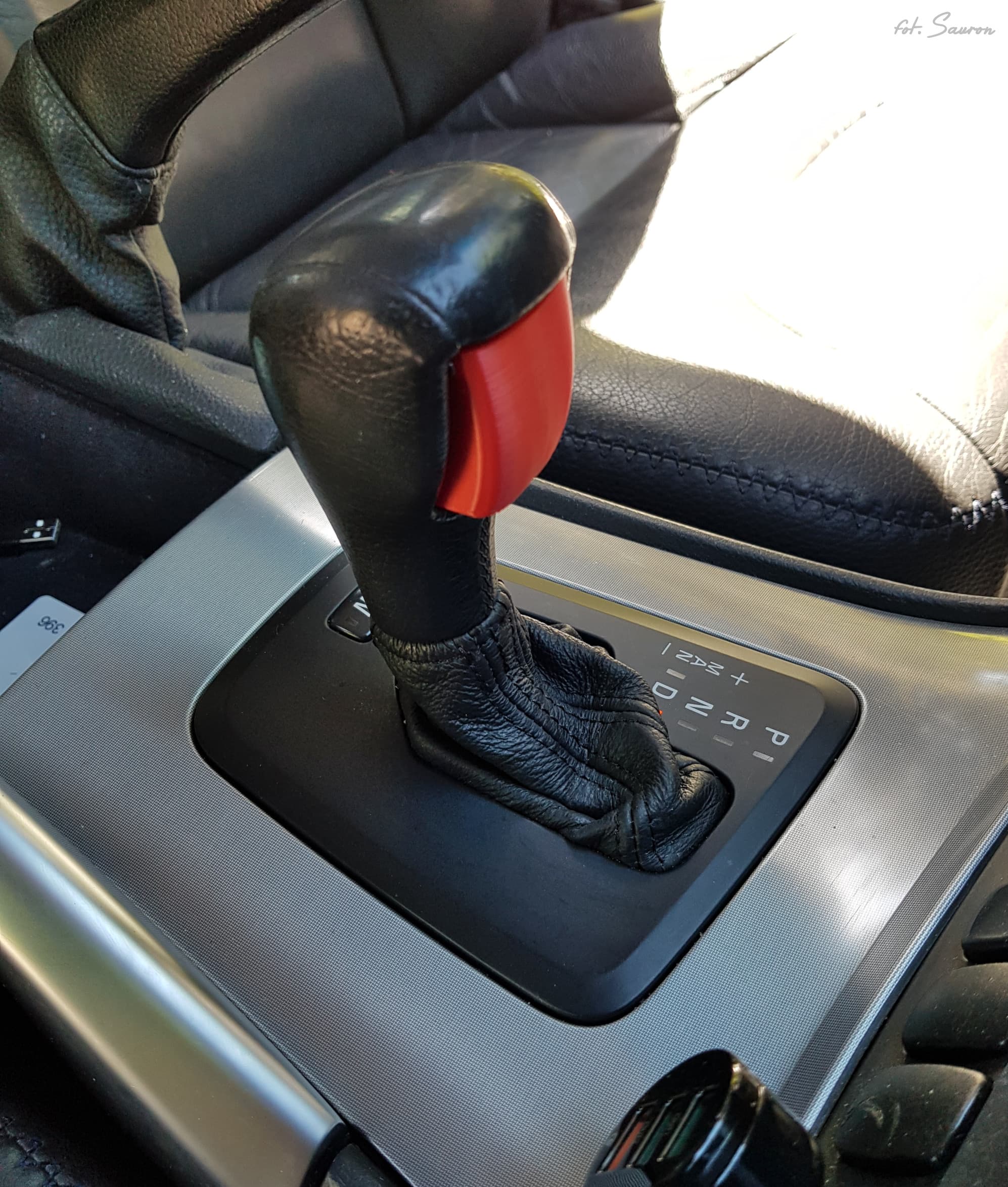 Volvo (XC70/V70) Gear Shifter Knob Button - image 3 of 3