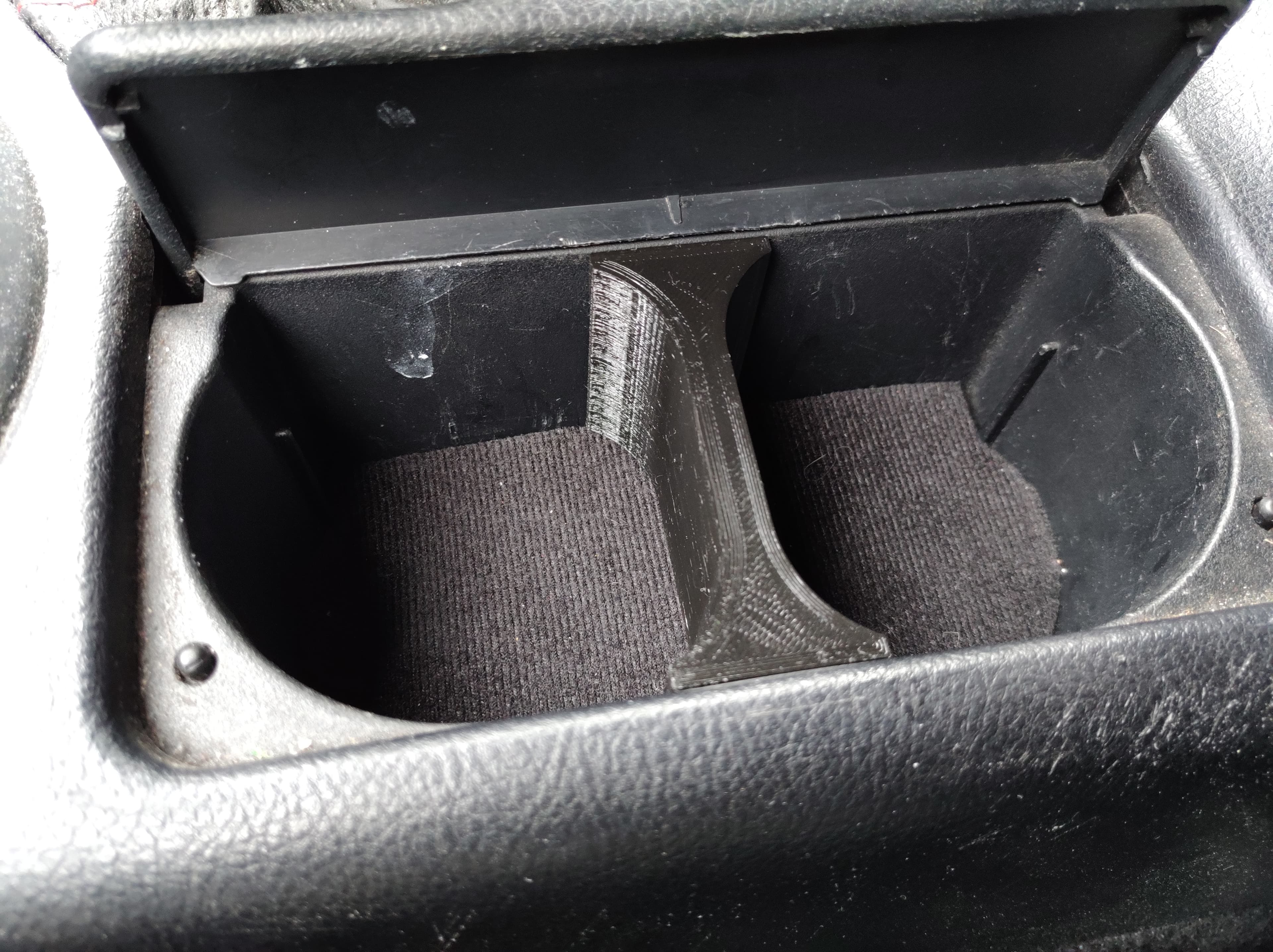 Photo of Lexus IS200 IS300 Cupholder