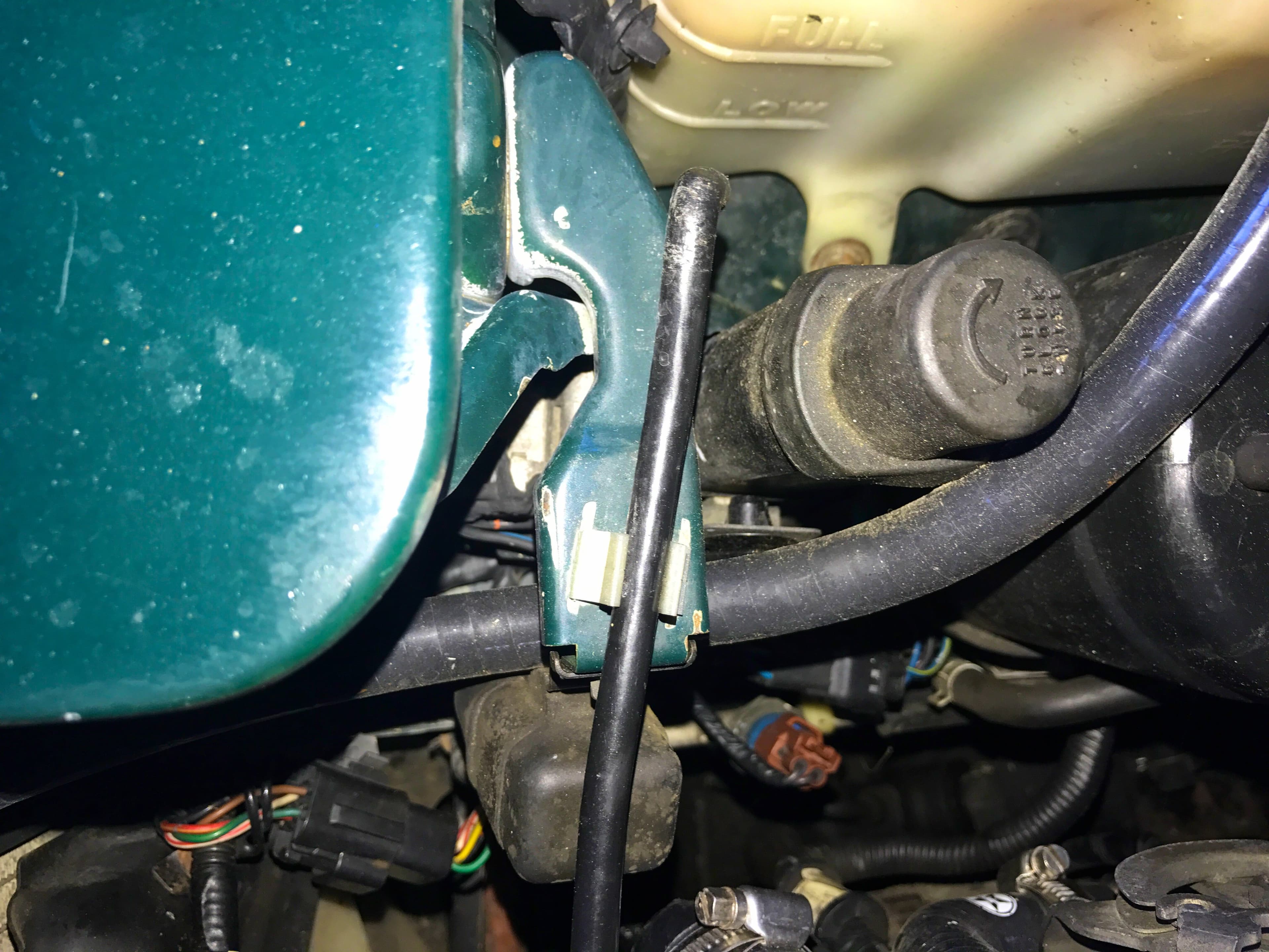 Mazda Miata MK1 Hood Rod Clip - image 3 of 3