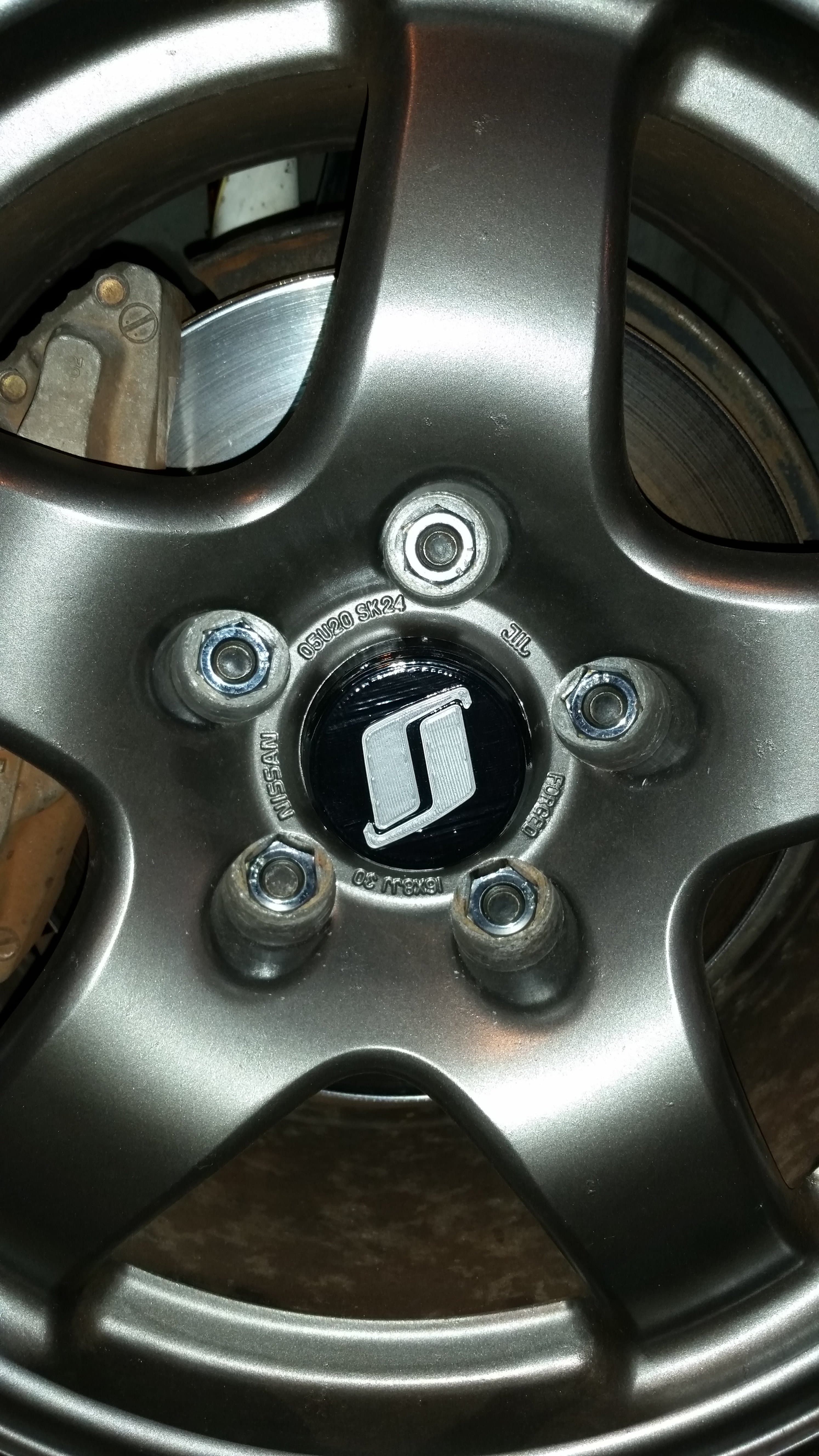 Photo of Nissan R32 GTR Skyline centre caps