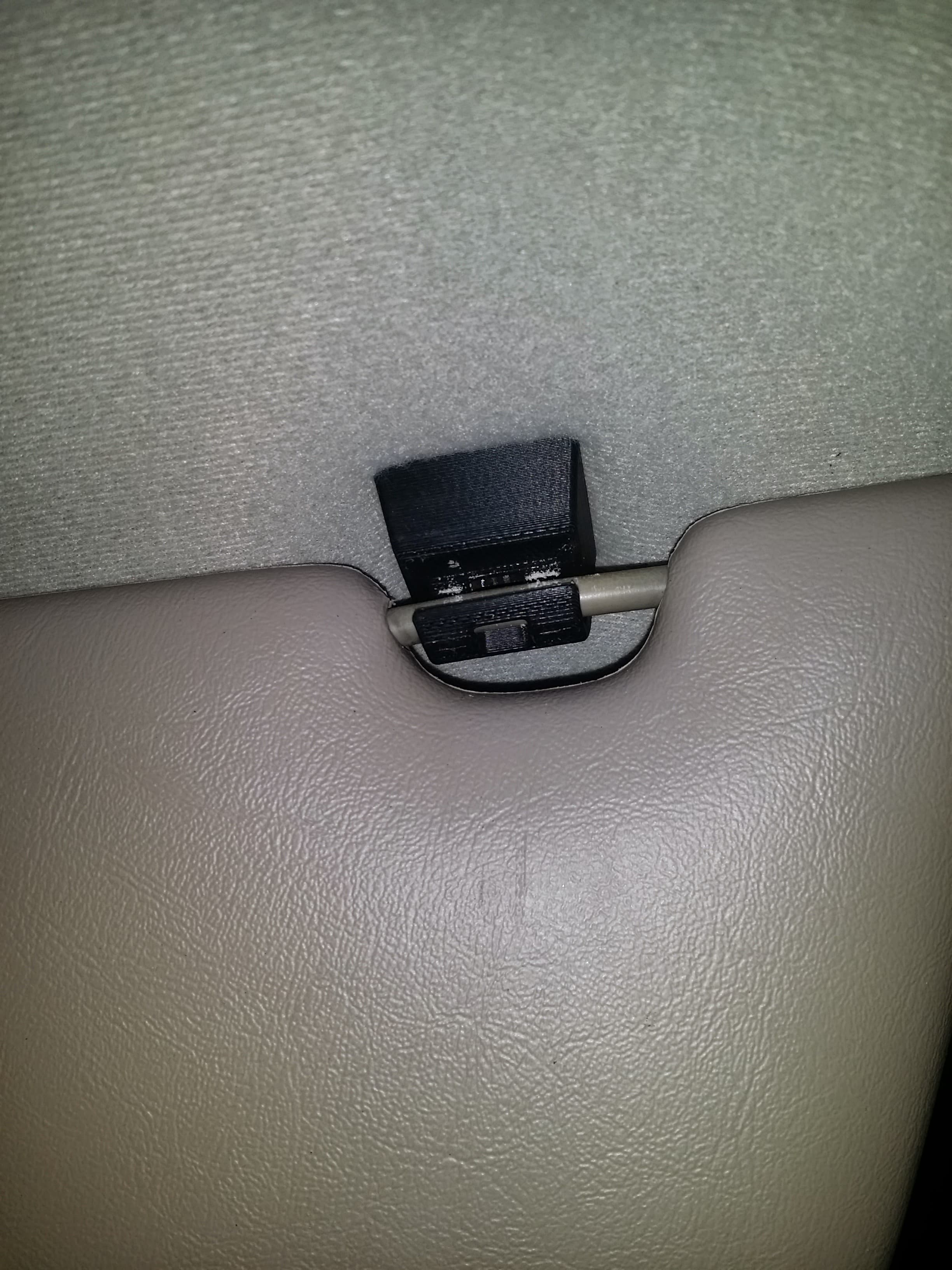 Jaguar XJ-S Sunvisor Clip - image 2 of 2