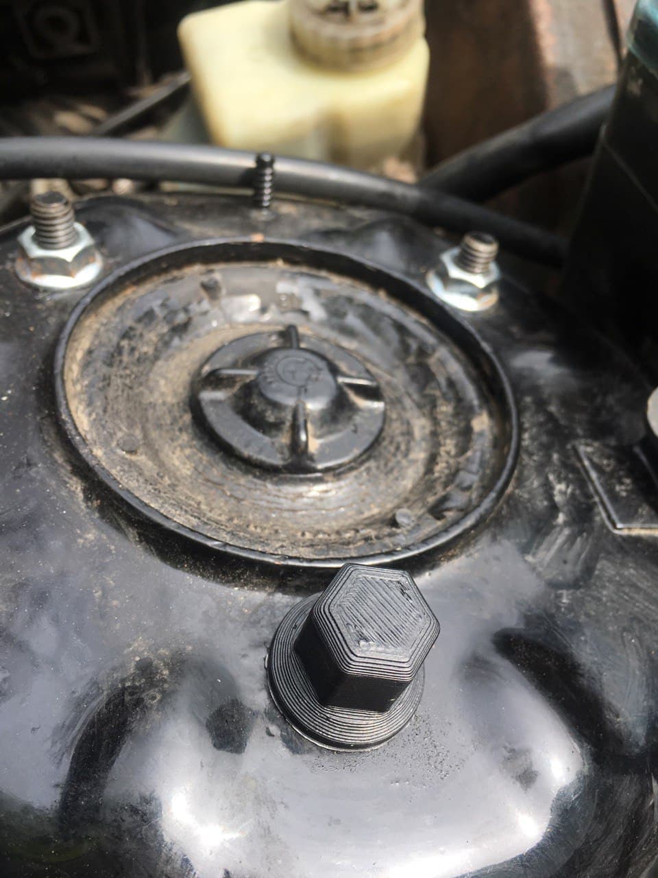 Bmw E30 - front strut pin nut cap - image