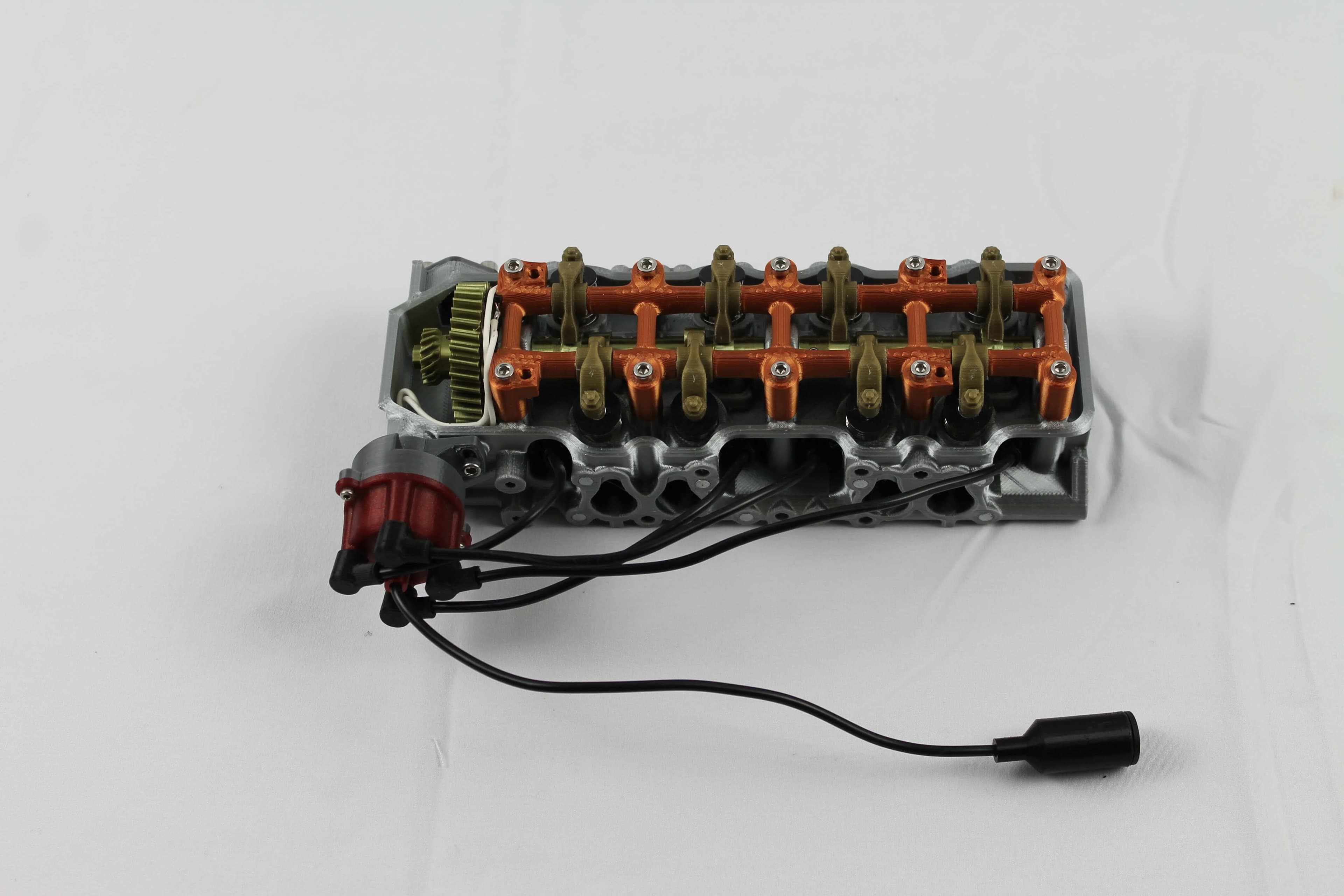 Toyota 4 Cylinder Engine 22RE, Complete working model - image 3 of 3