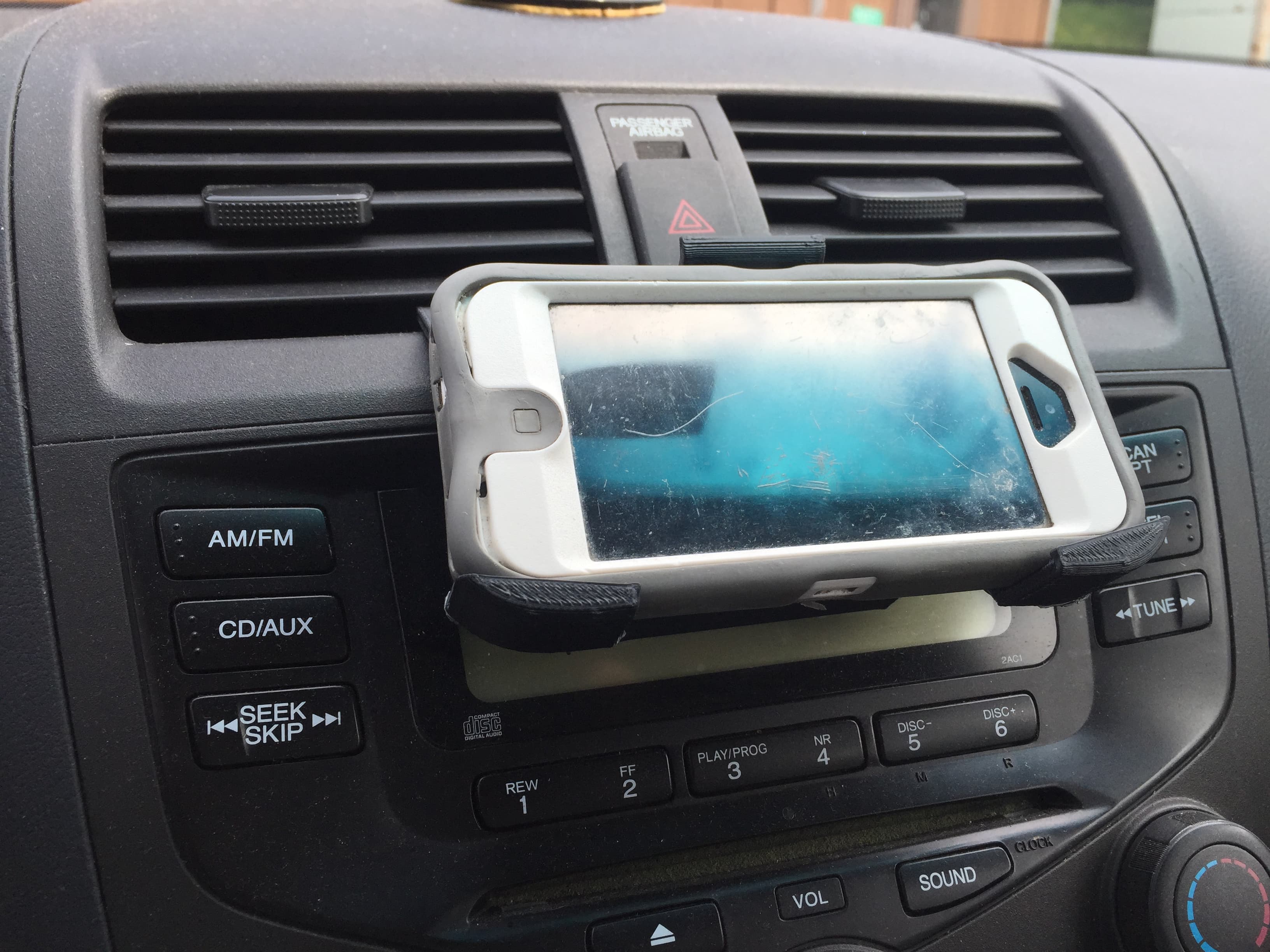 Iphone5 Otterbox holder for Honda Accord - image 2 of 3