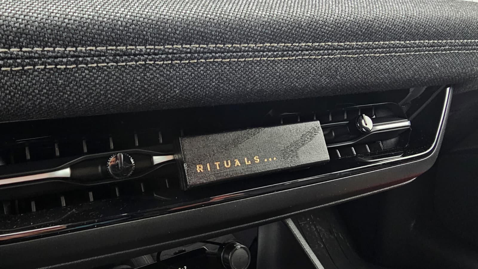 Photo of Audi (2025+) &ldquo;RITUALS&hellip;&rdquo; Air Freshener Holder / Vent Clip &ndash; A6 e-tron tested