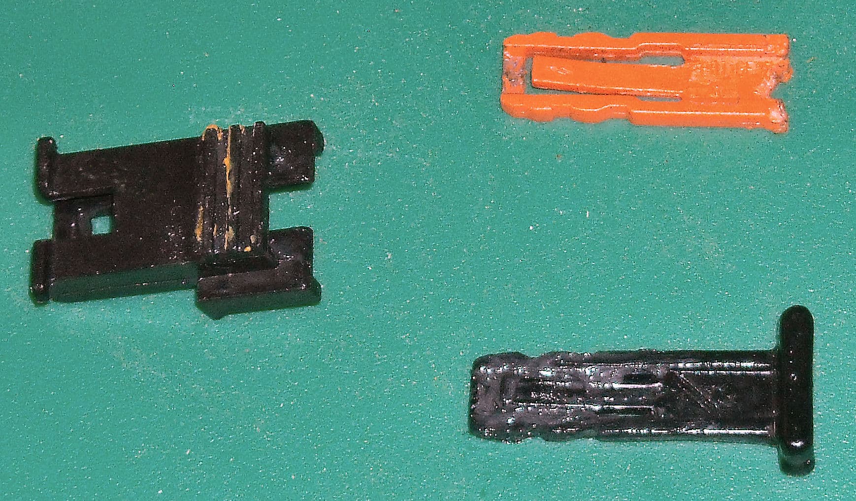Cruze (and others) coil connector lock tab - image