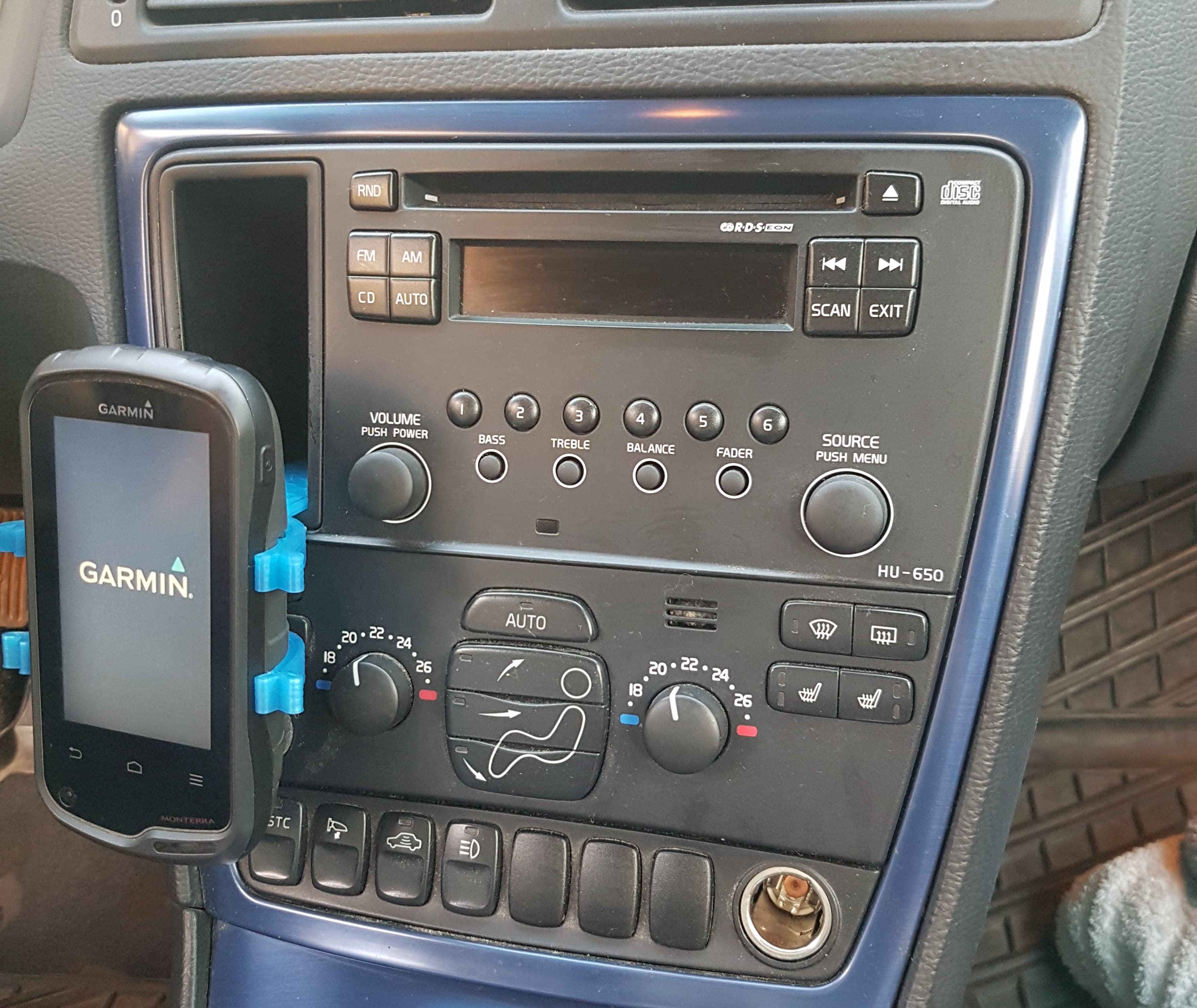 Photo of Volvo V70 XC70 Garmin Monterra/Montana Mount