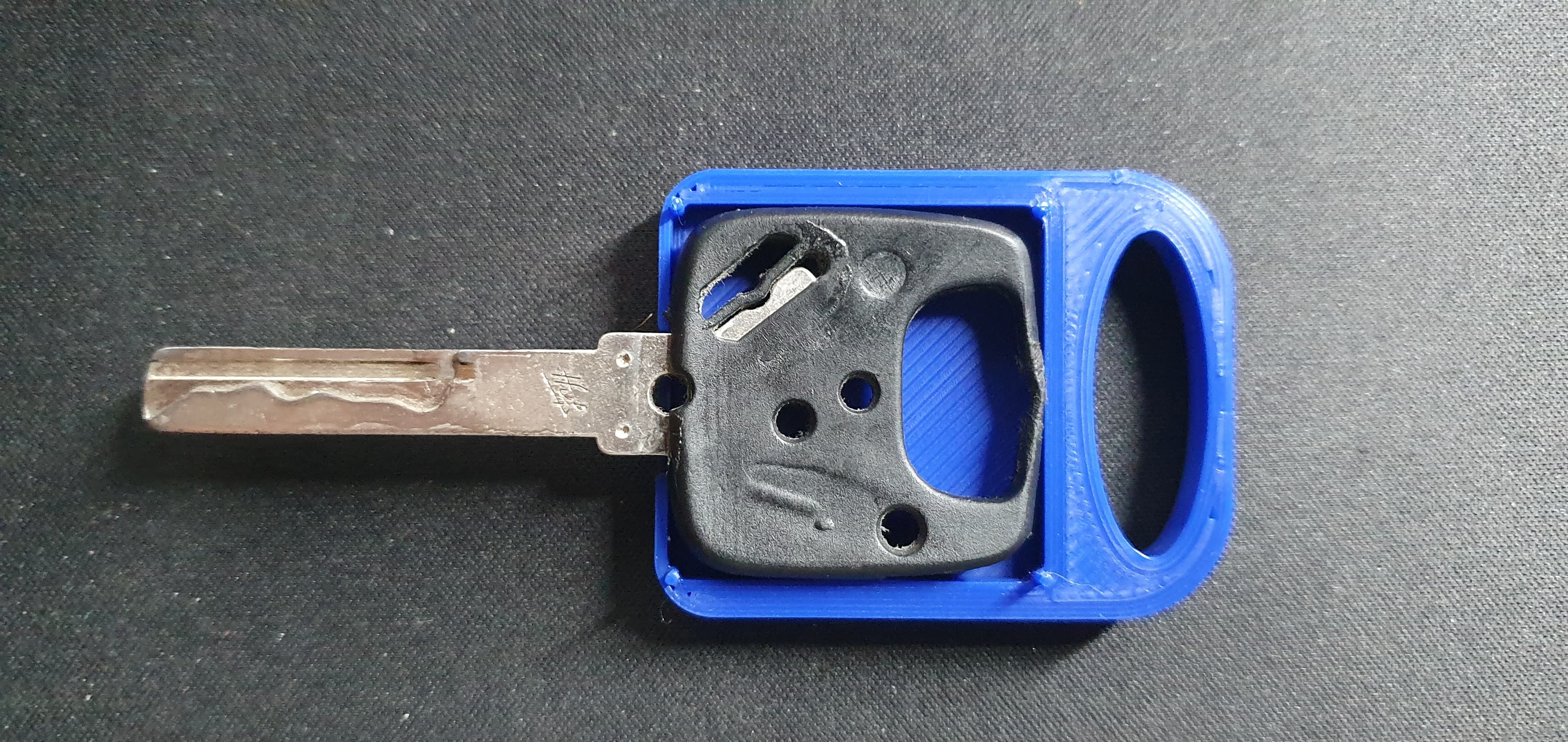 Volvo V40/V70 KeyCase - image 3 of 3