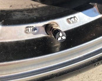 Photo of Mitsubishi Valve Stem Cap