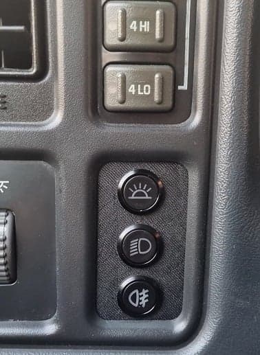 GMC Chevrolet Silverado Cargo Fog light switch - image