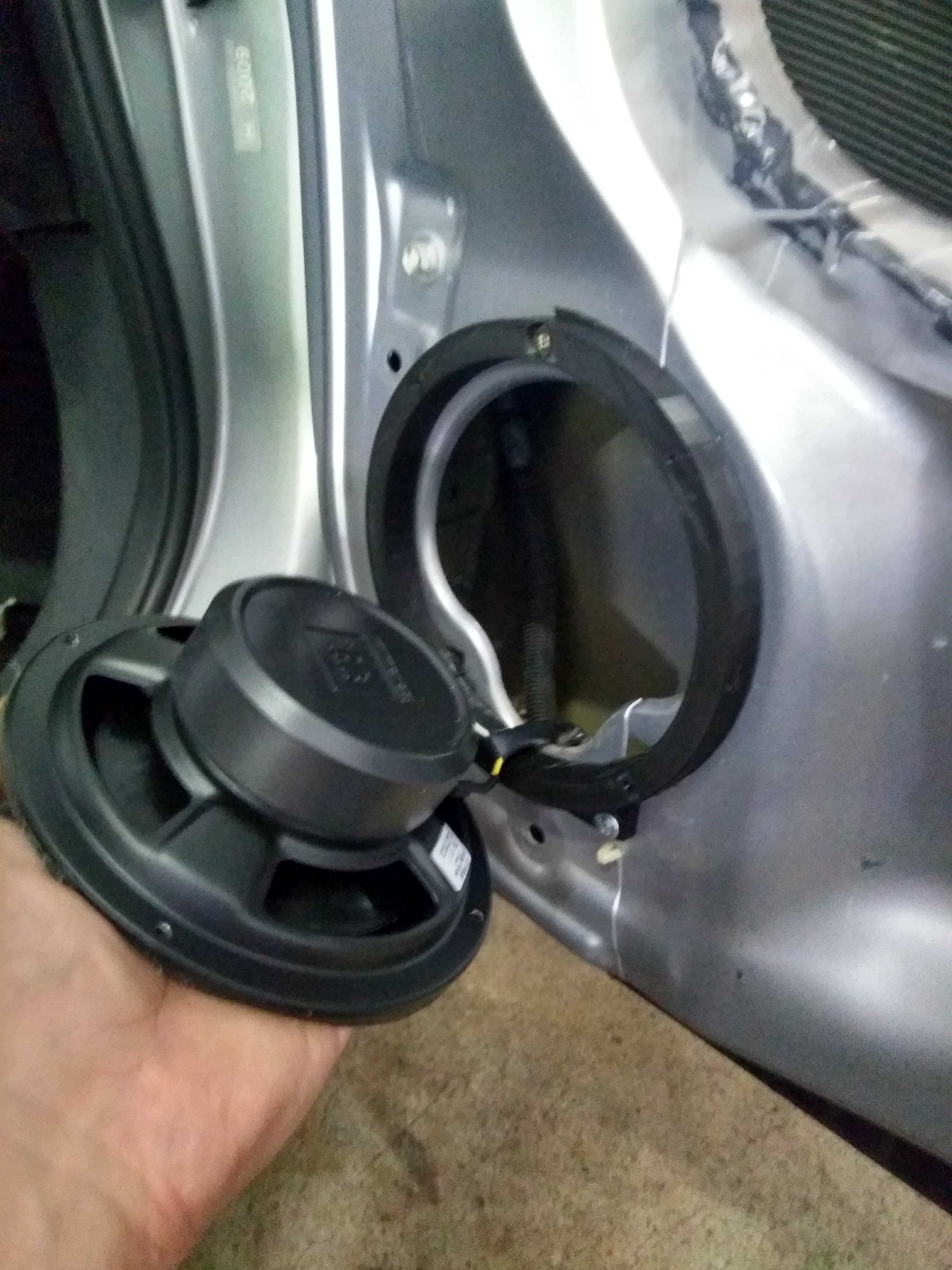 Honda CRV Speaker Mounting Adapter - image 2 of 3