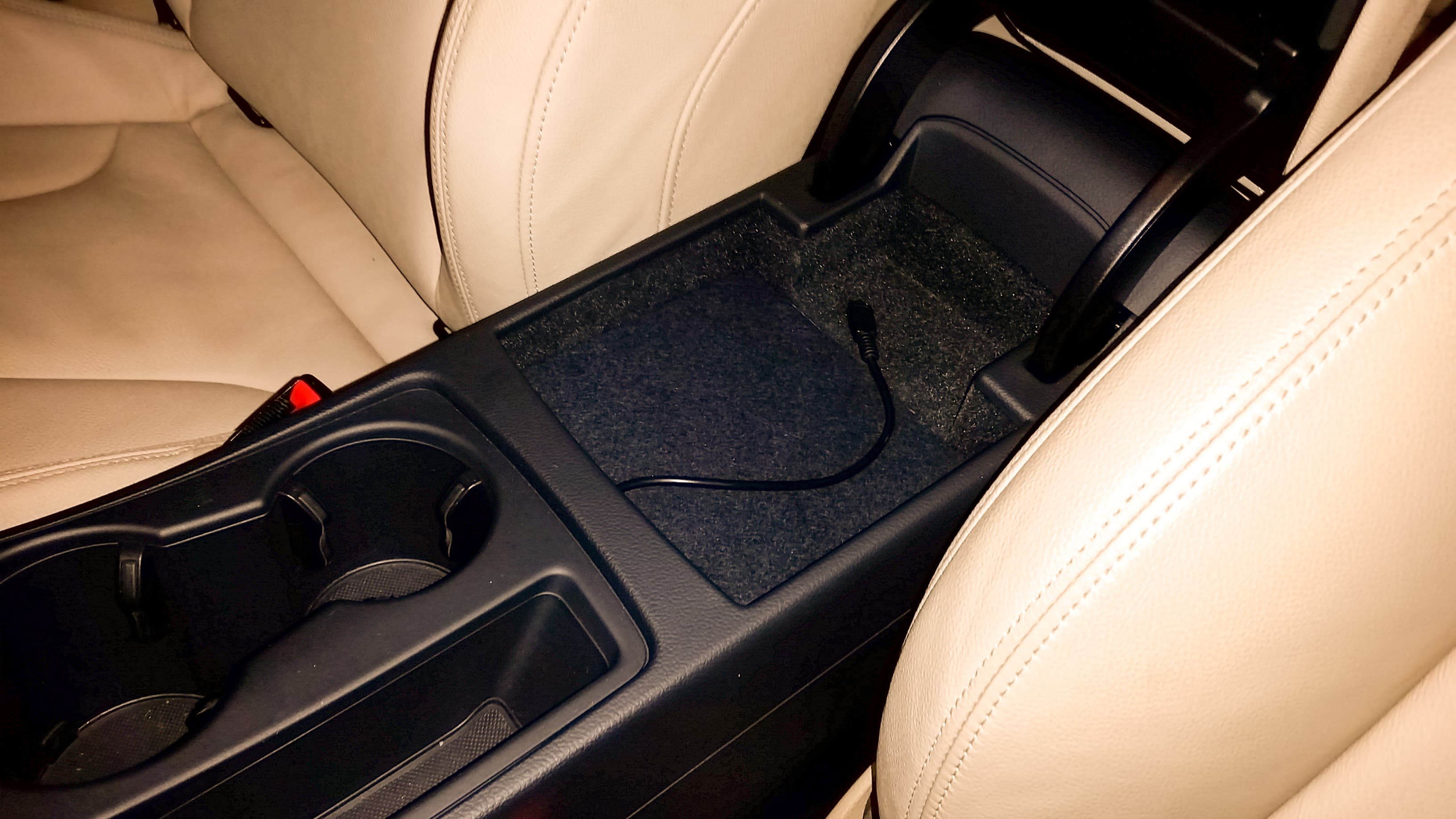 Audi A5 (B8) armrest inlay - image 2 of 3