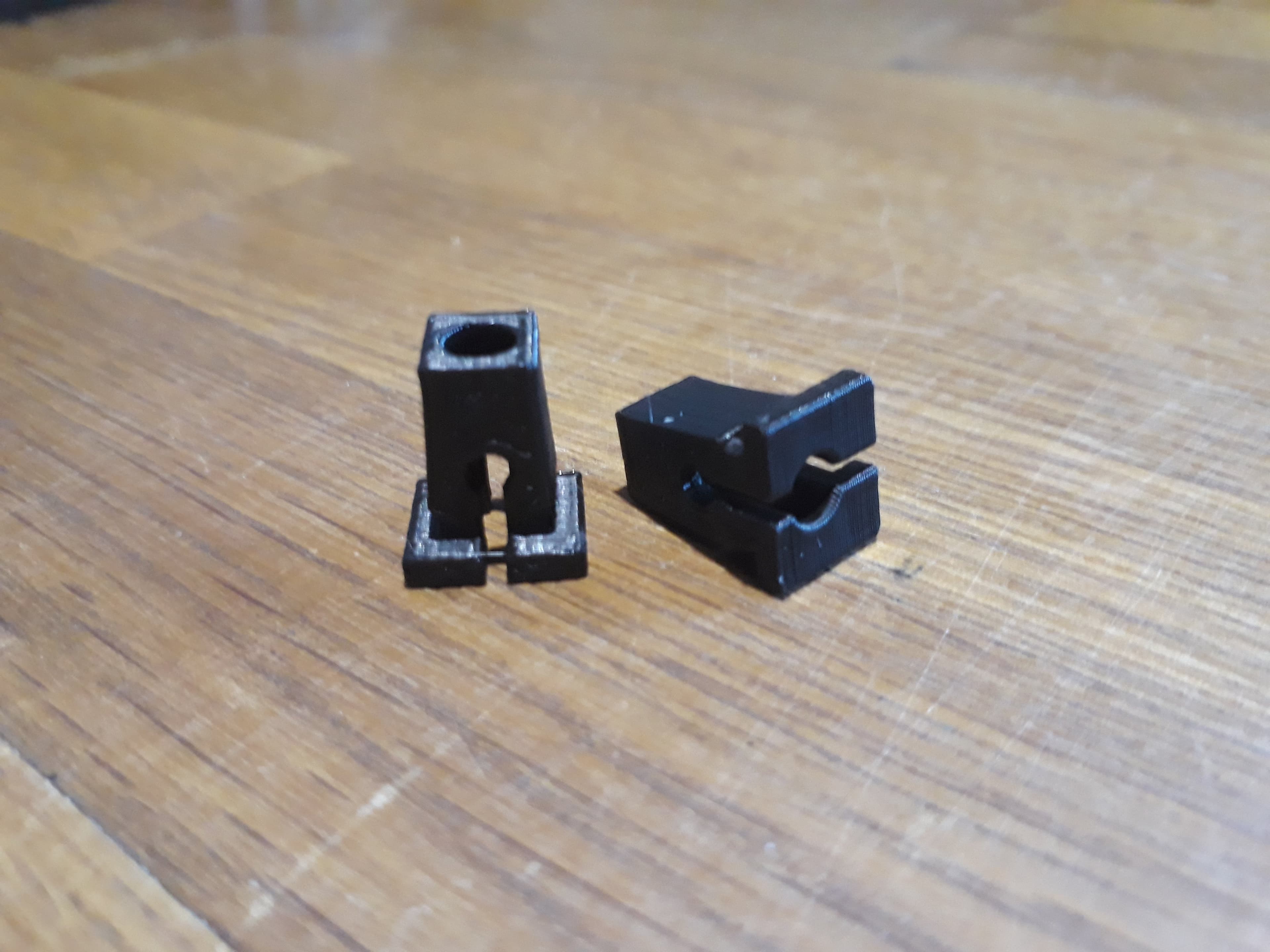 Audi/VW plastic captive nut - image