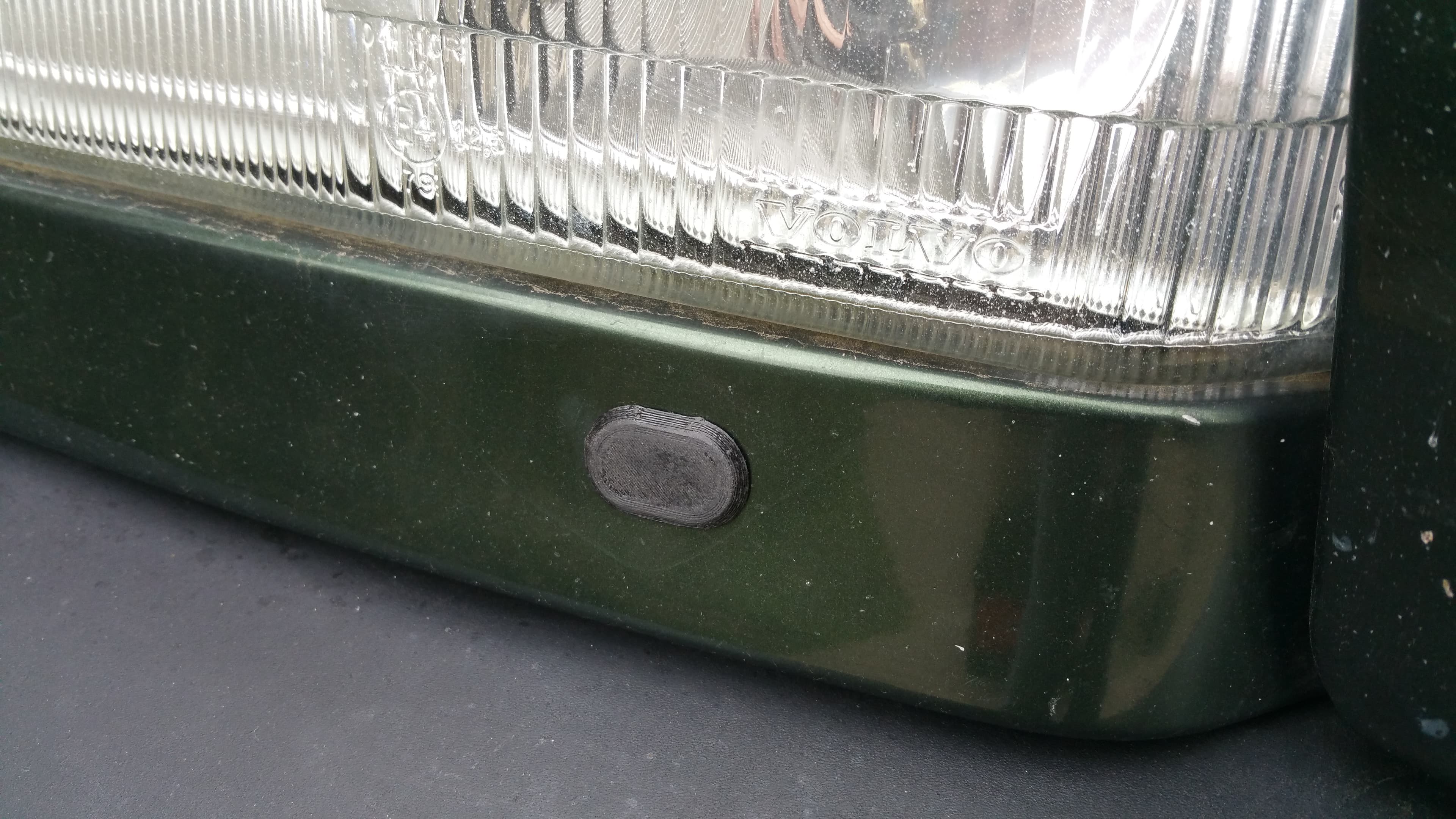Volvo 850 Headlight Wiper Blanking Plug - image 2 of 2