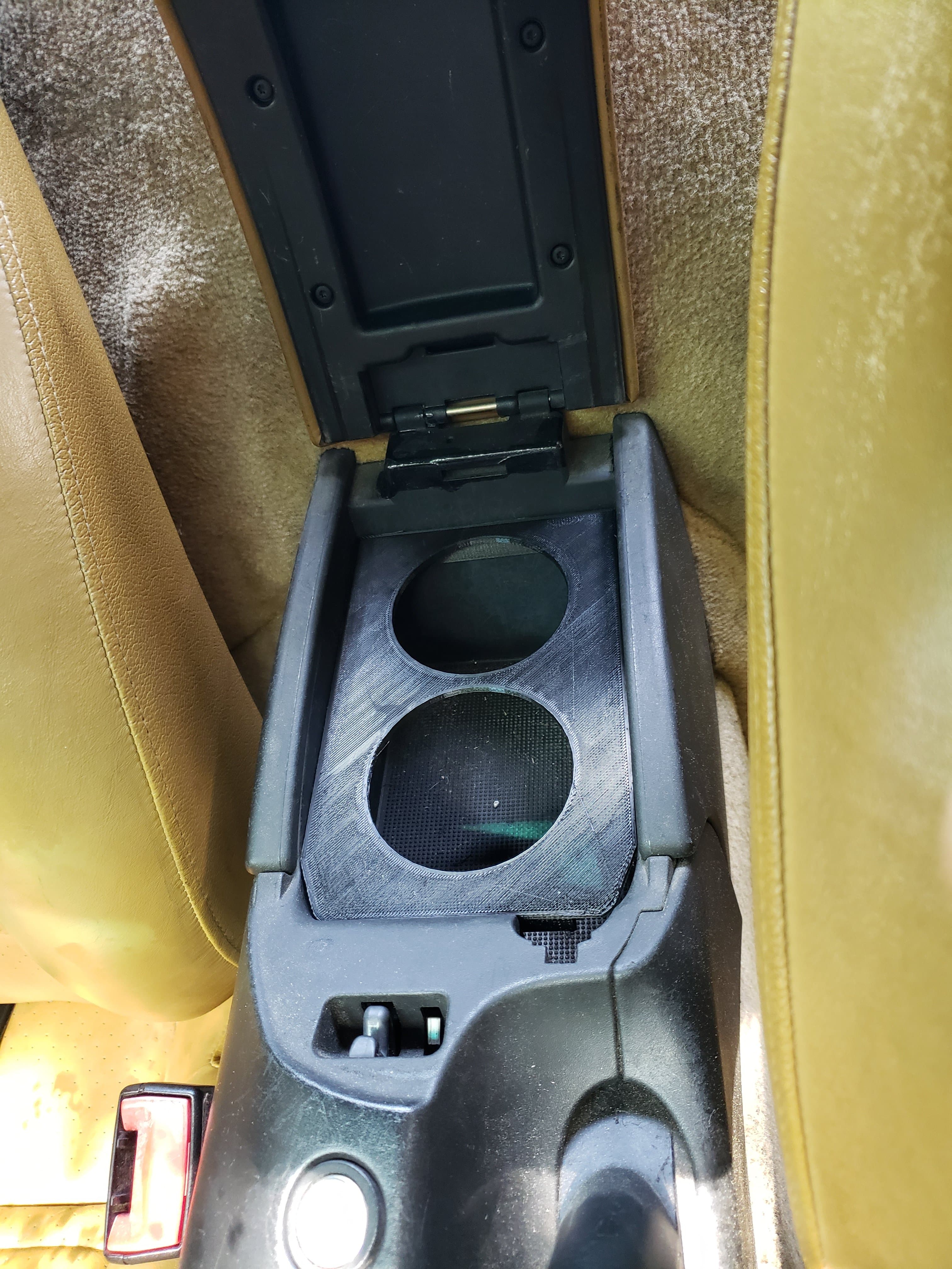 Photo of Porsche 911/996/986/Boxster Cup Holder