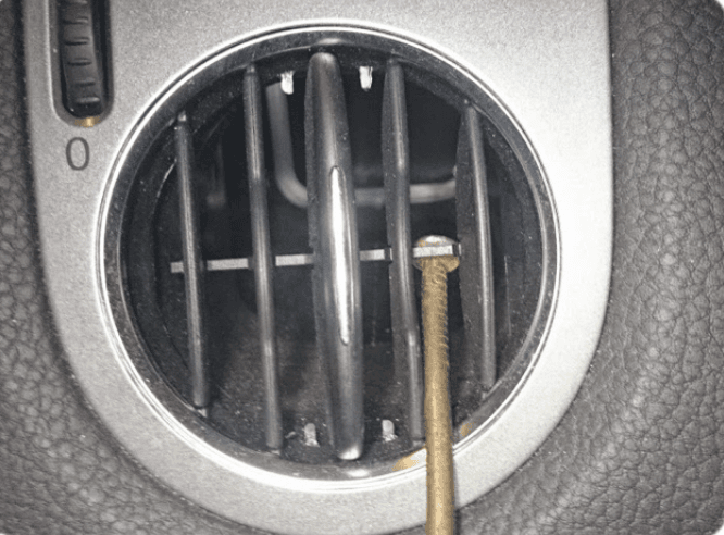 VW Tiguan air vent bar - image 2 of 3