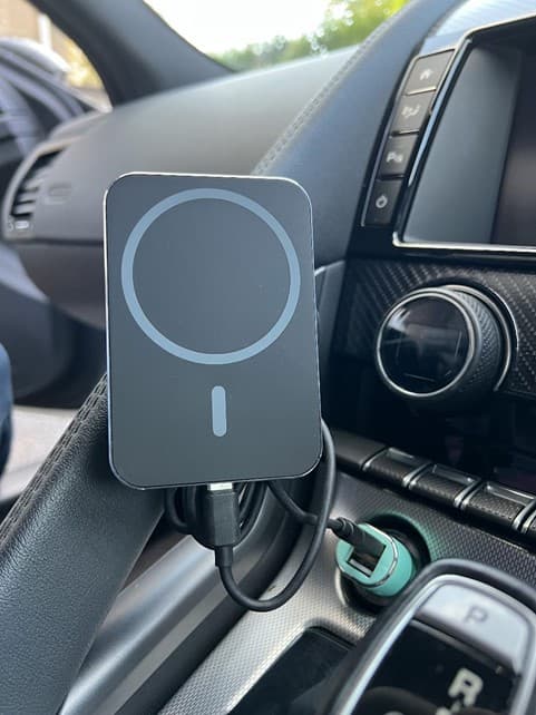 Jaguar F-Type MagSafe Mount - image 1 of 3