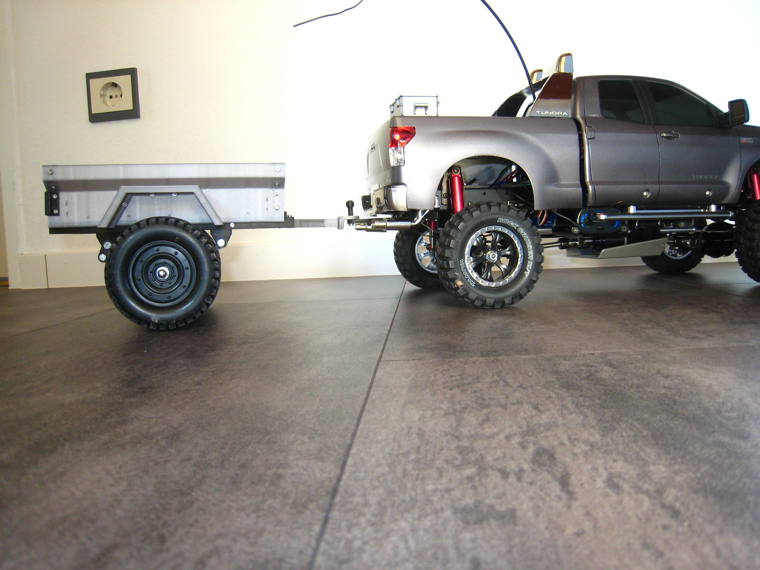 Trailer Hitch for Tamiya 1/10 Toyota Tundra - image 1 of 3