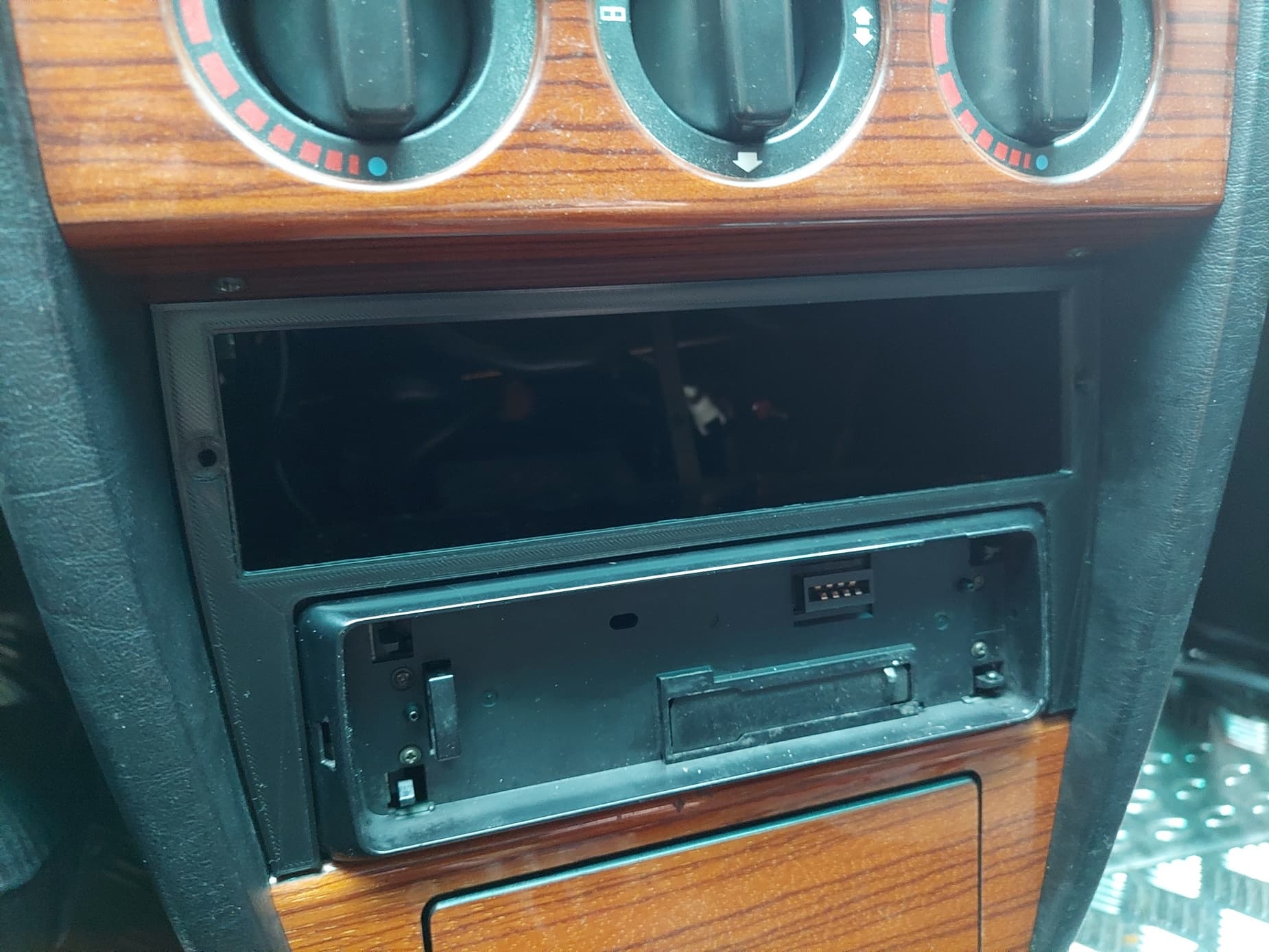 Radio frame with pocket for Mercedes 190 W201 - image 3 of 3