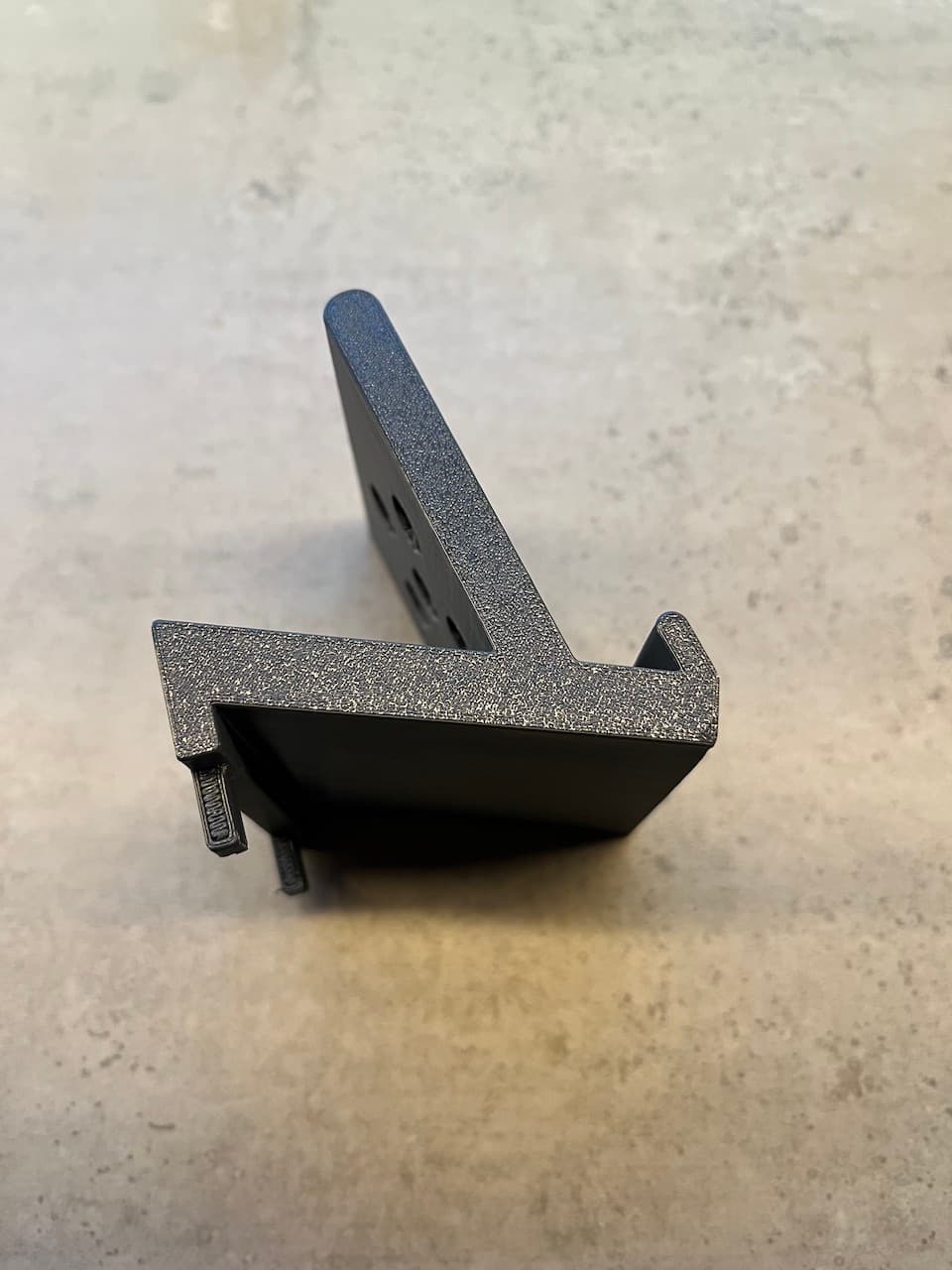 Tesla Model 3 Mobile Holder - image 2 of 5