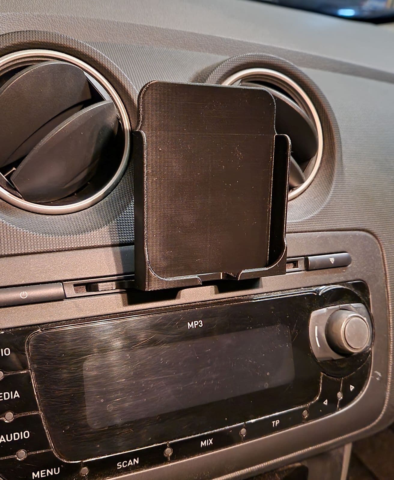 Seat Ibiza 6j - Samsung S22 (with cover) holder - image 2 of 2