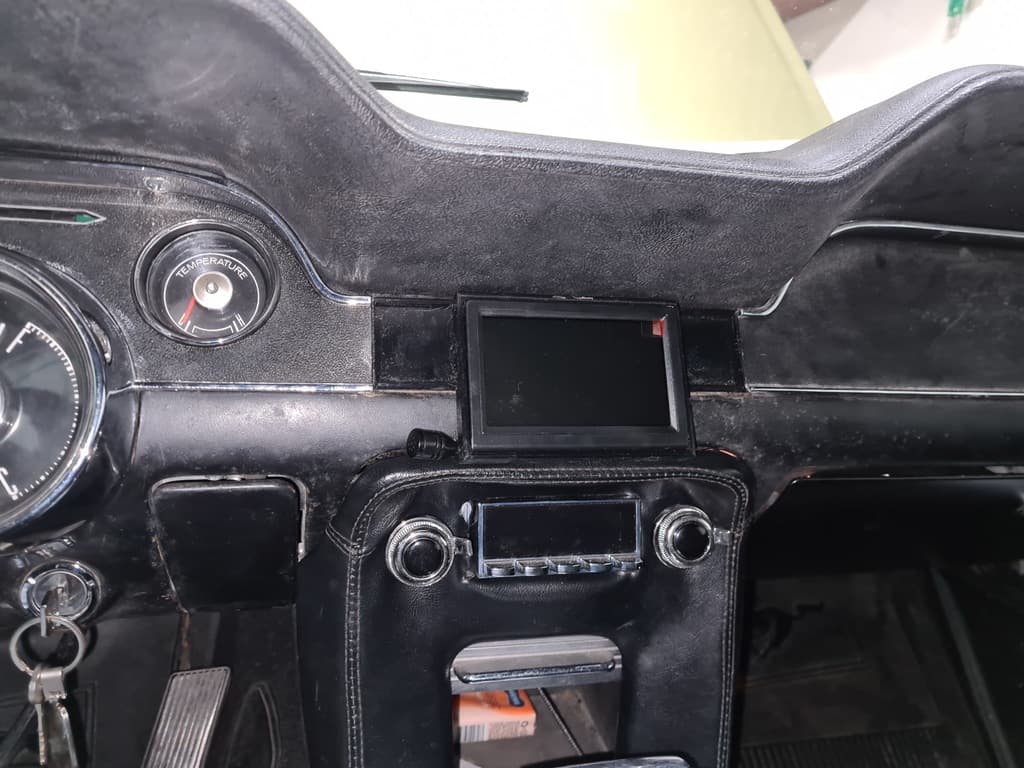 Ford Mustang 1968 center console plate with monitor - image