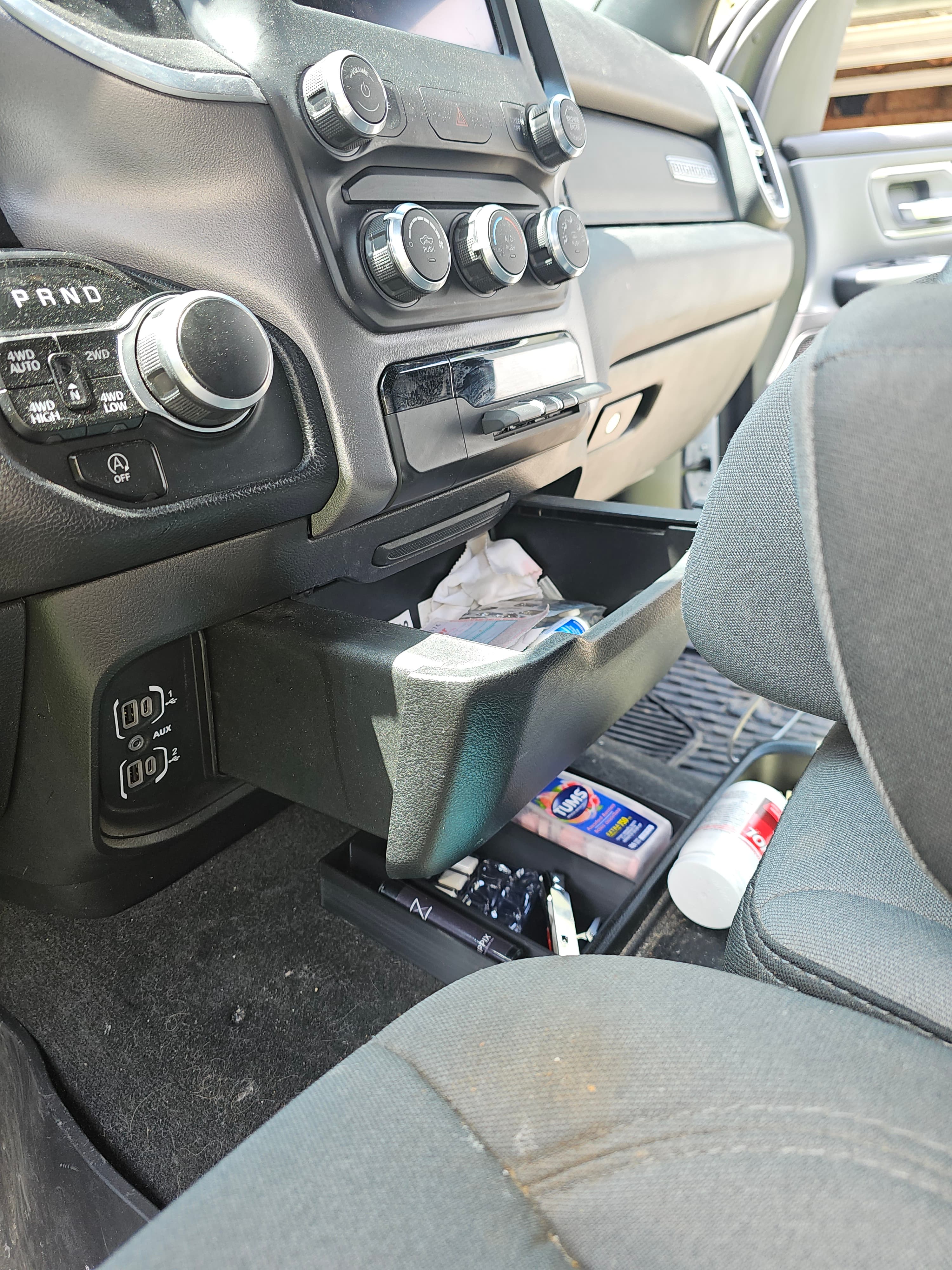 2022 Dodge ram console - image 6 of 6