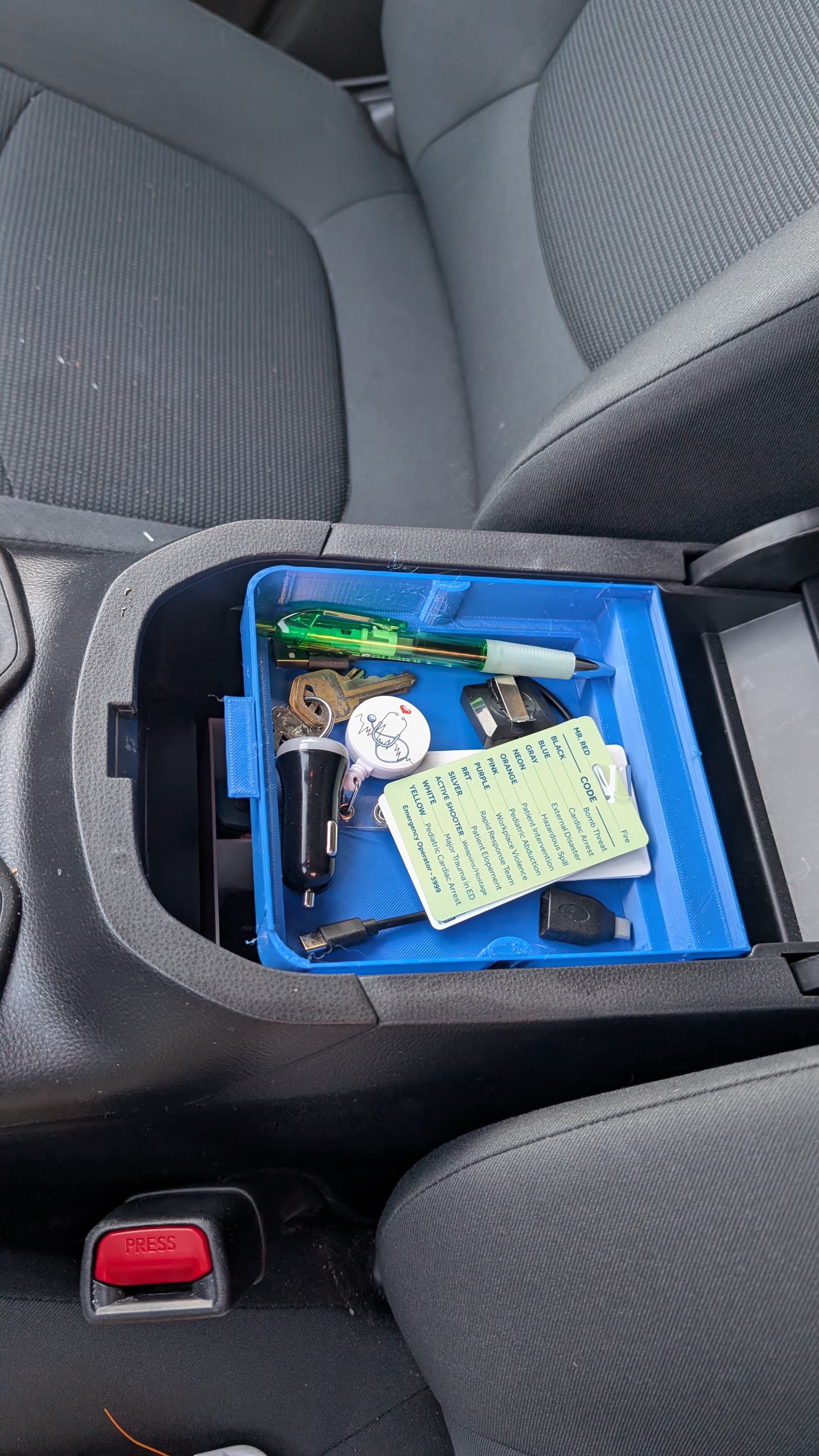 Toyota Rav4 2021 console tray - image 3 of 3