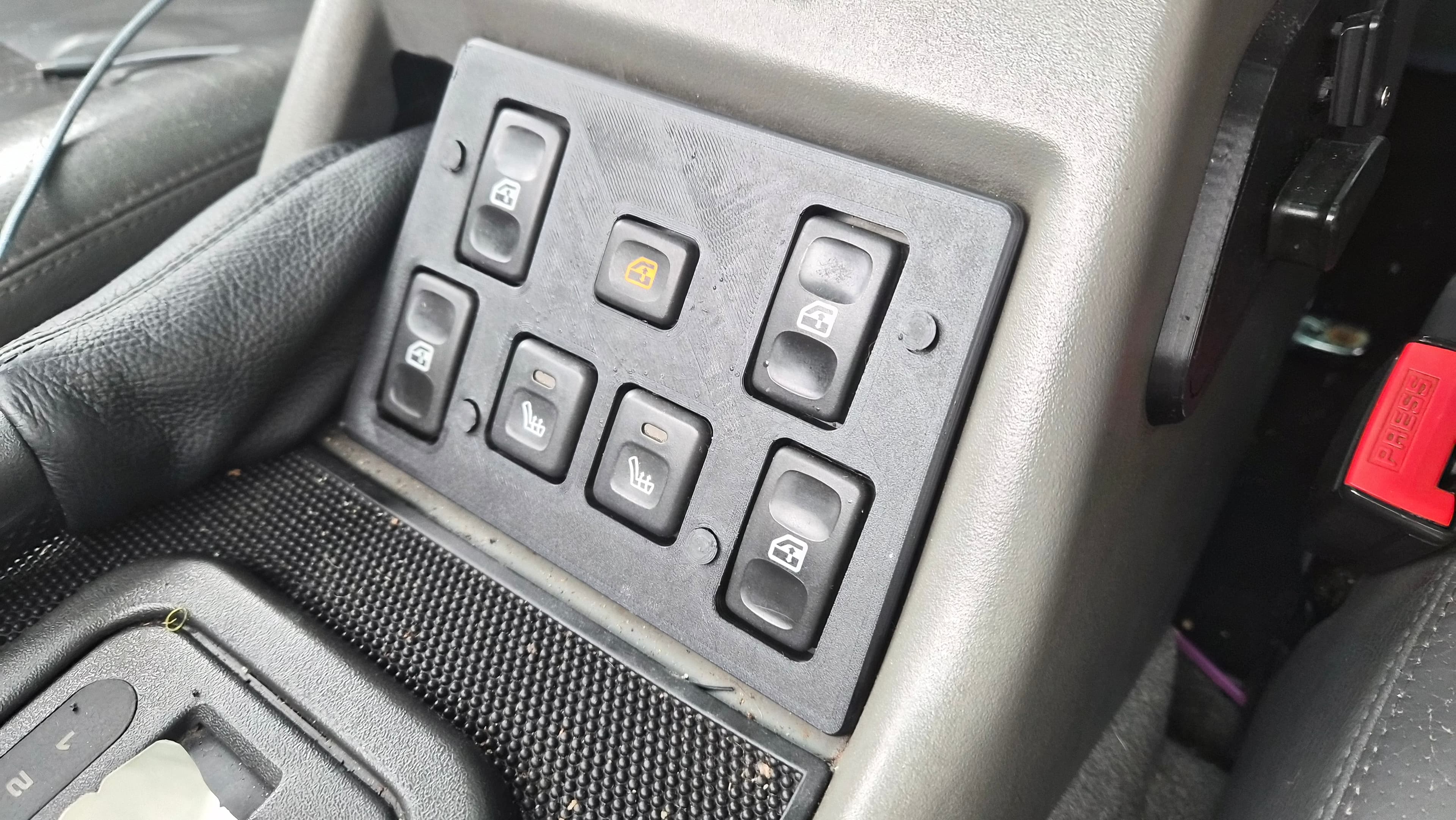 Land Rover Discovery 1 Switch Panel Cover - image