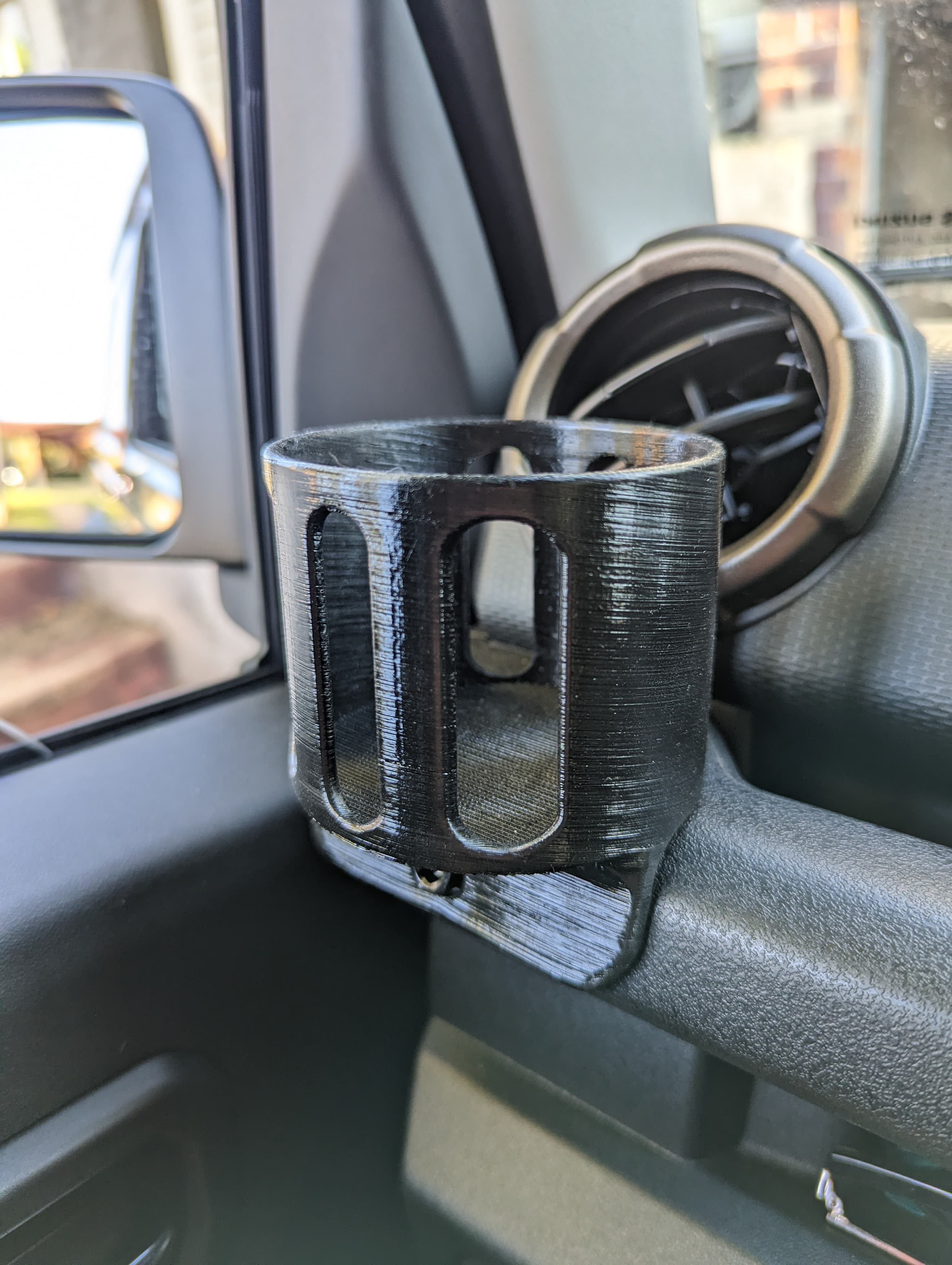 Suzuki Jimny Cup holder V2 - image 2 of 3
