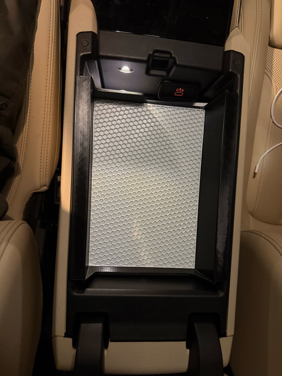 BMW i4 central console organizer - image 2 of 5