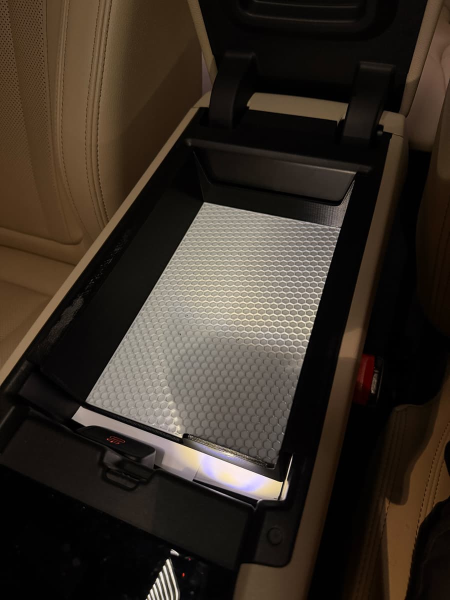 BMW i4 central console organizer - image 3 of 5
