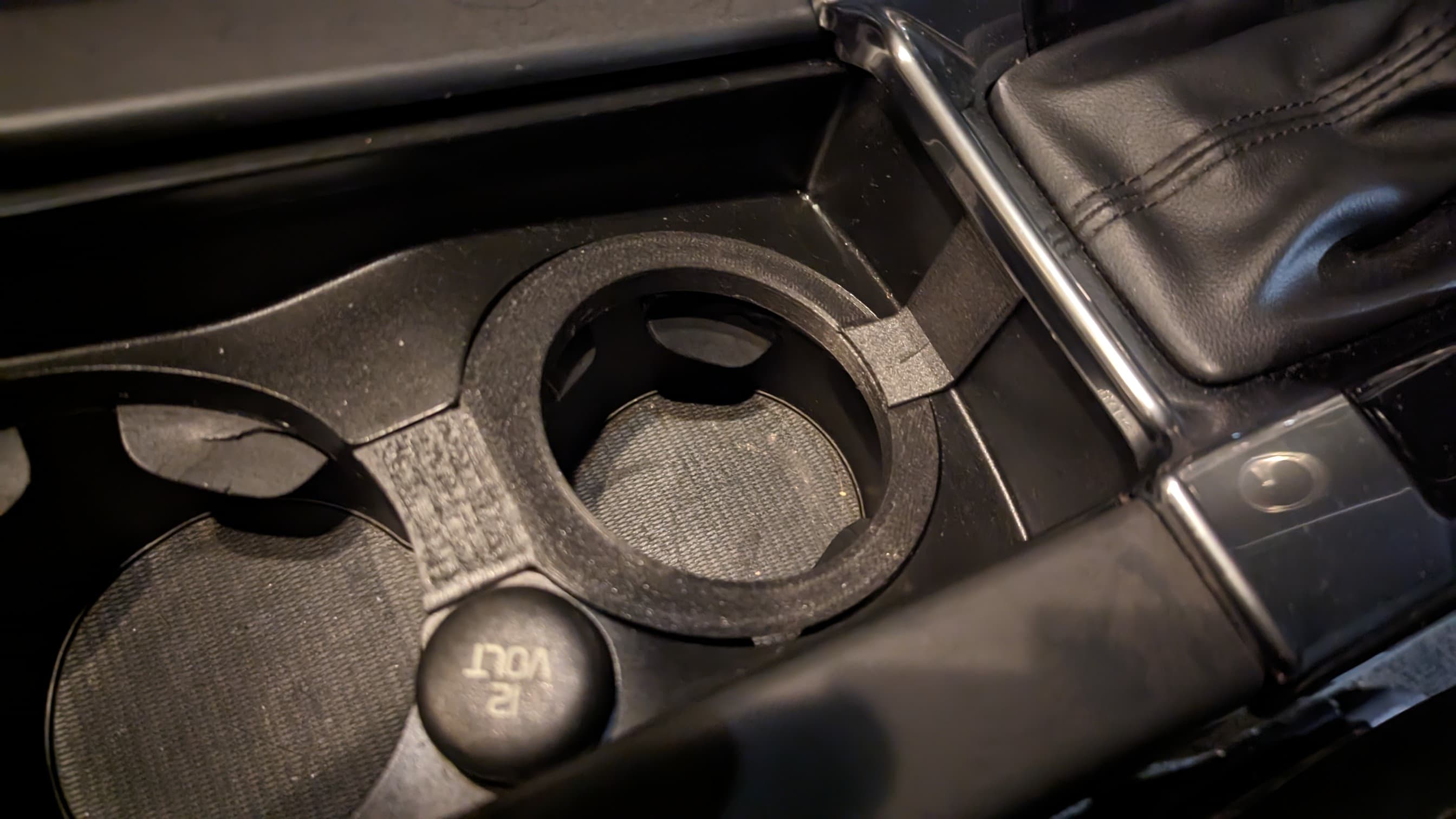 Volvo XC60/S60 cup holder insert - image