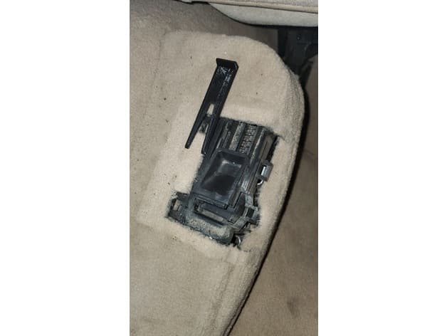 Land Rover LR3 LR4 Discovery rear seat latch part, with Trim removal tool preview