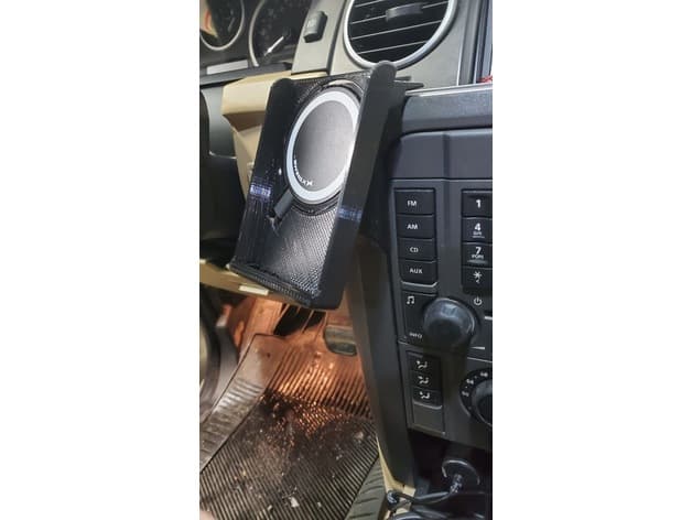 LR3 Discovery 3 Land Rover cell phone mount with charger preview