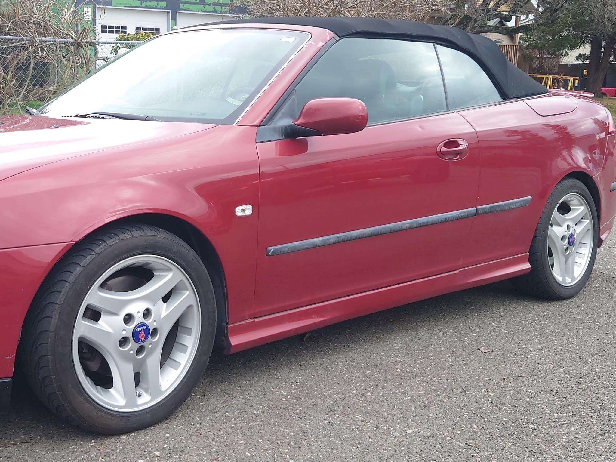 Center cap clips tabs solution for Land Rover wheels on a Saab 9-3 preview