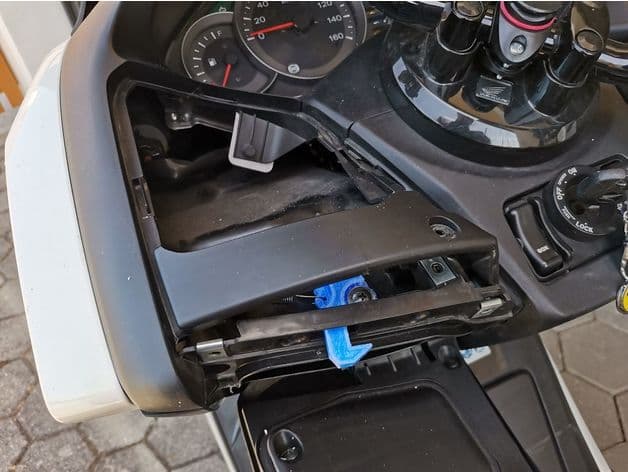Honda Forza 300 Box Clip preview