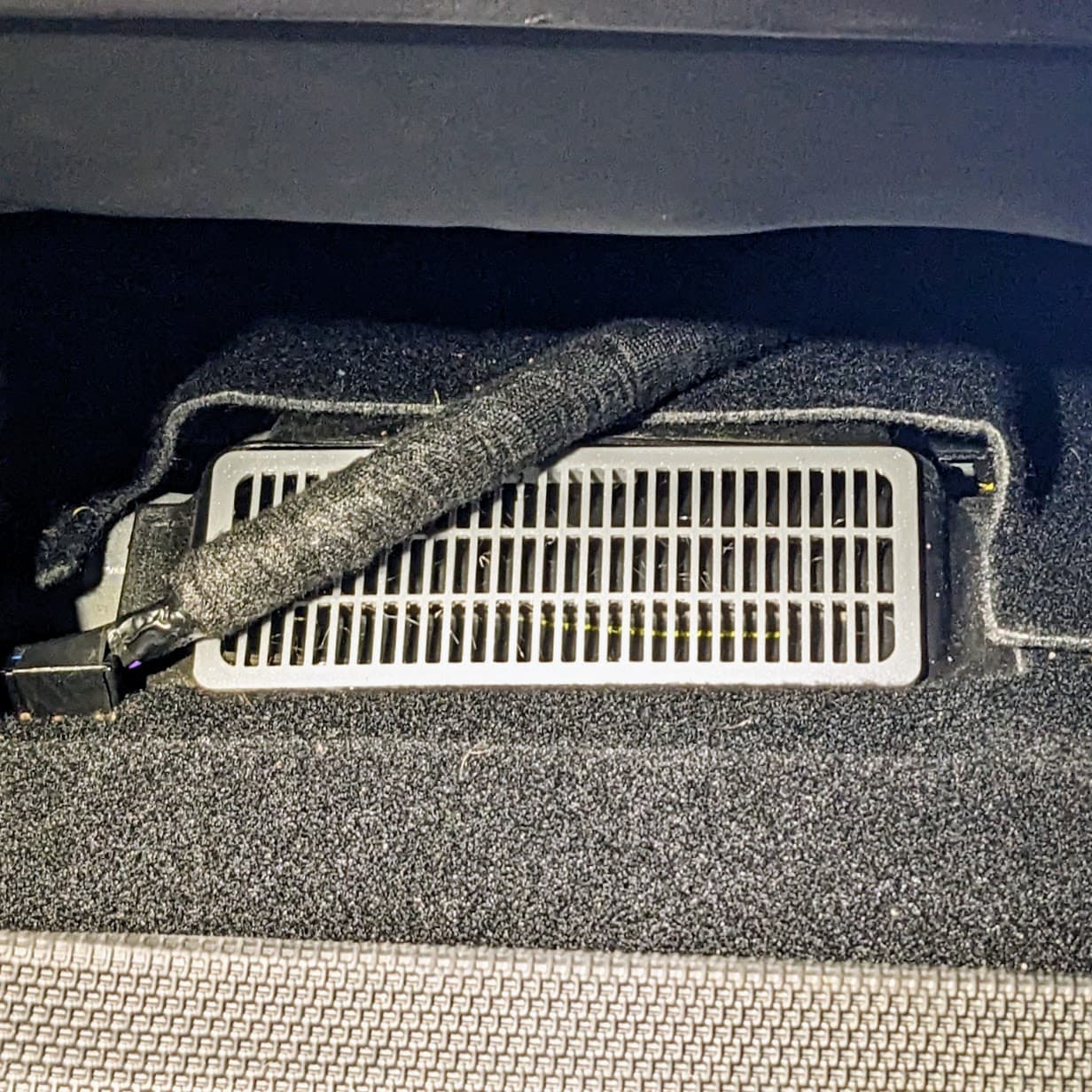 Tesla Model 3 floor vent grille/cover preview