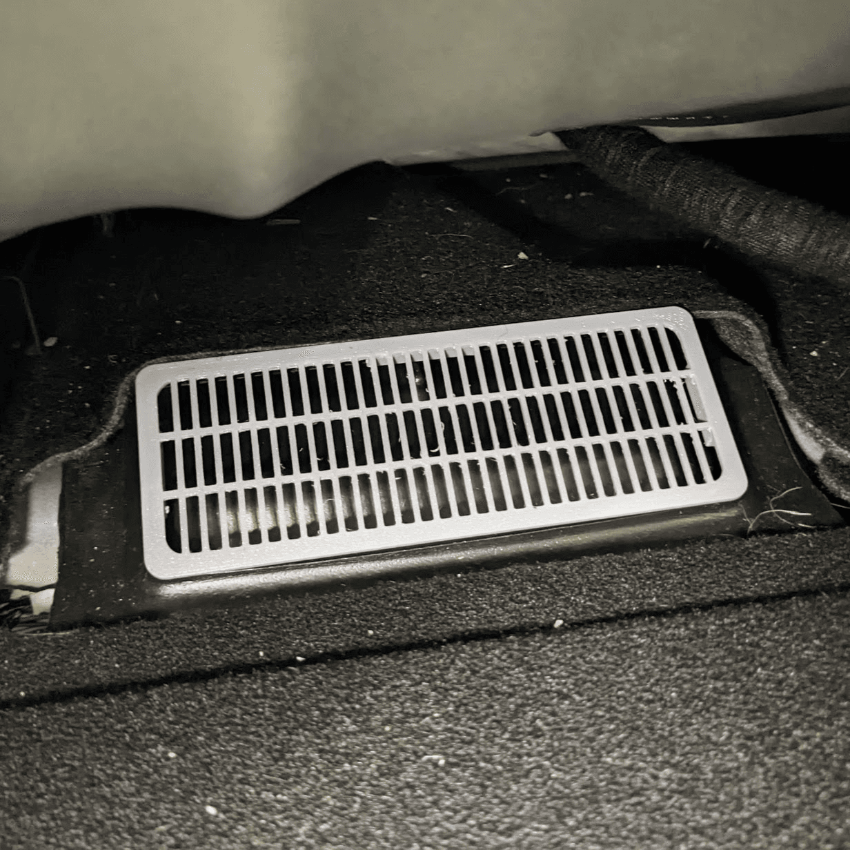 Tesla Model 3 floor vent grille/cover preview