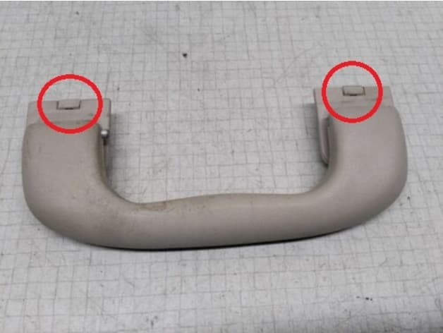 Opel Astra G interior roof grab handle clip - image